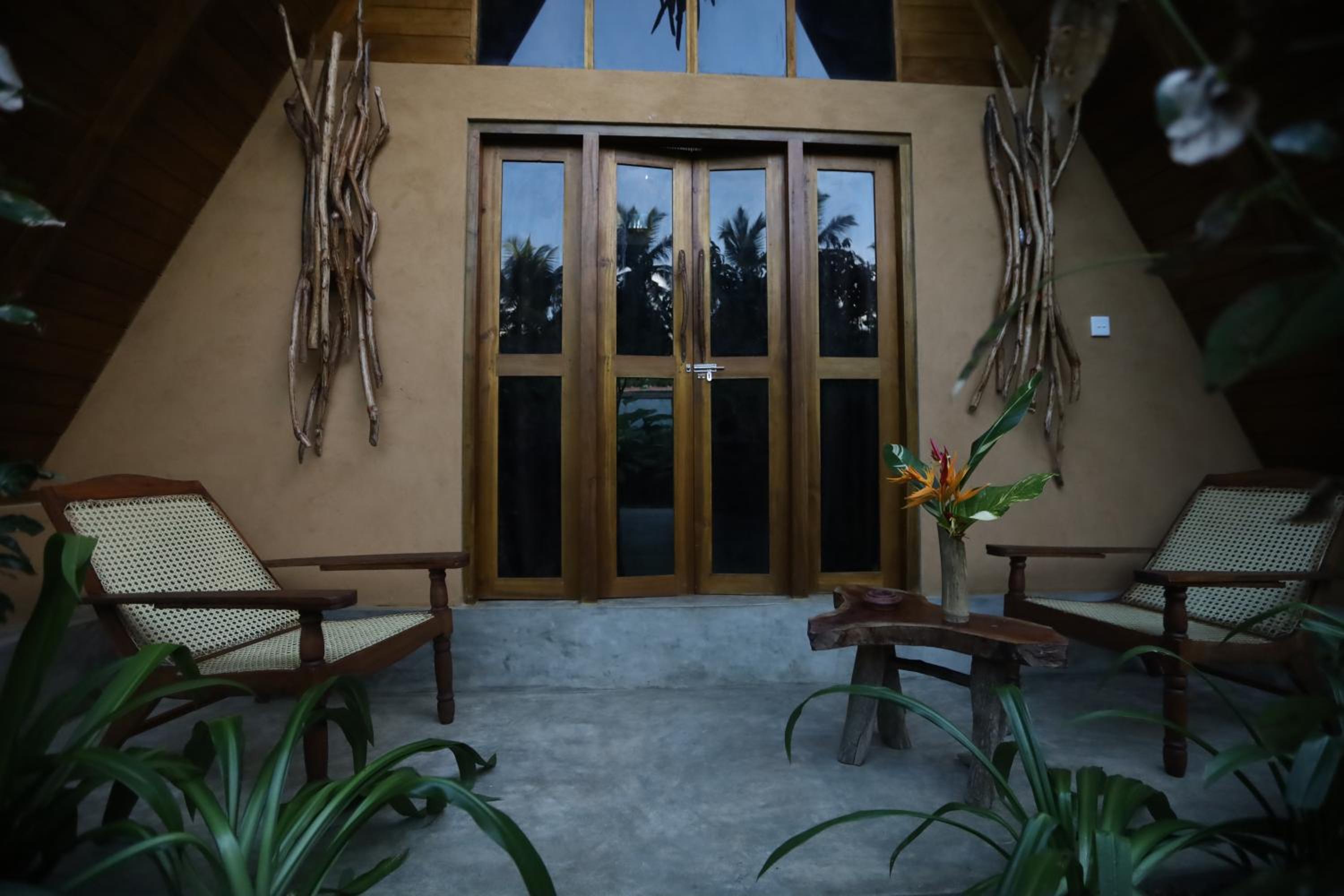 Cinnamon Paradise Nature Room