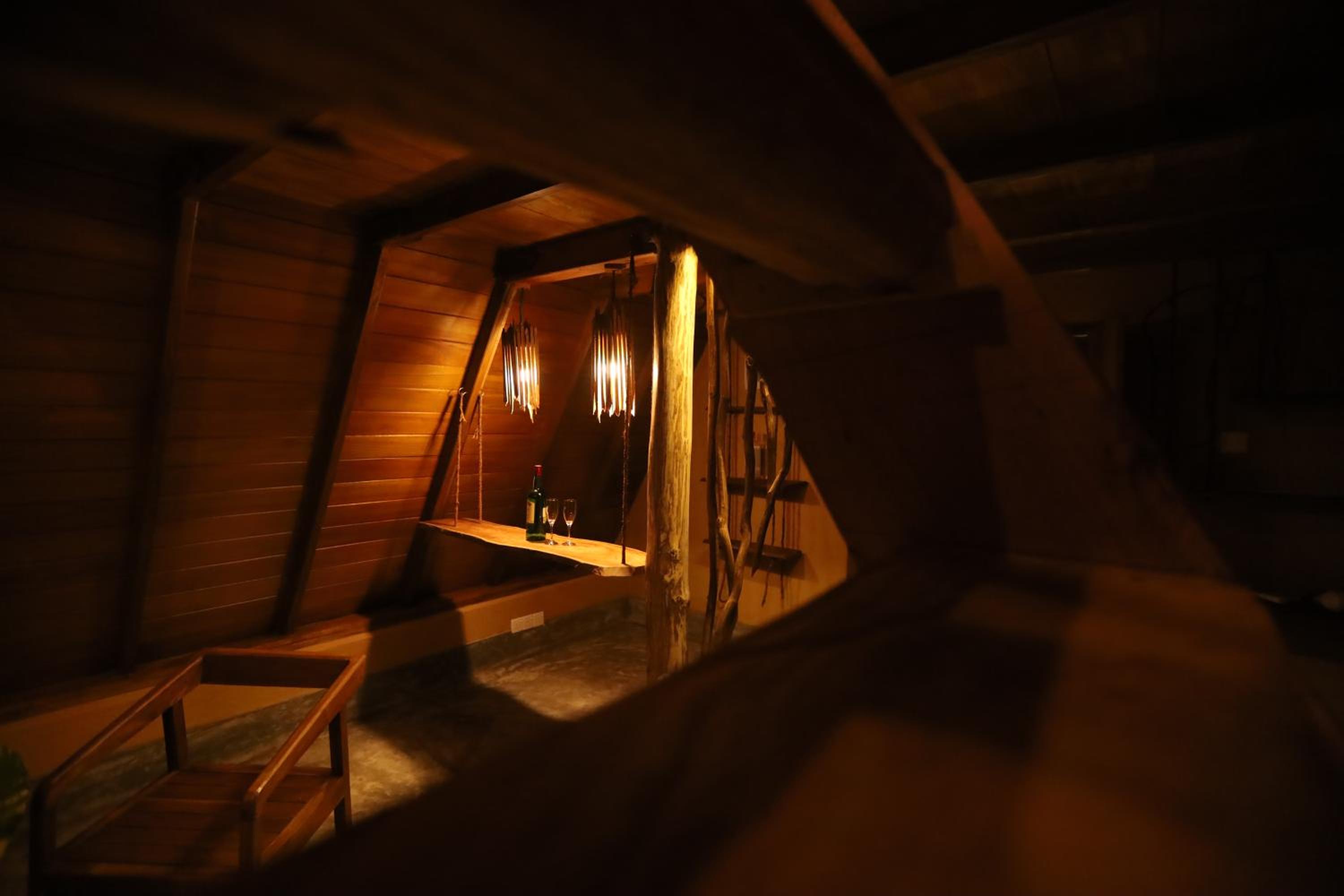 Cinnamon Paradise Nature Room