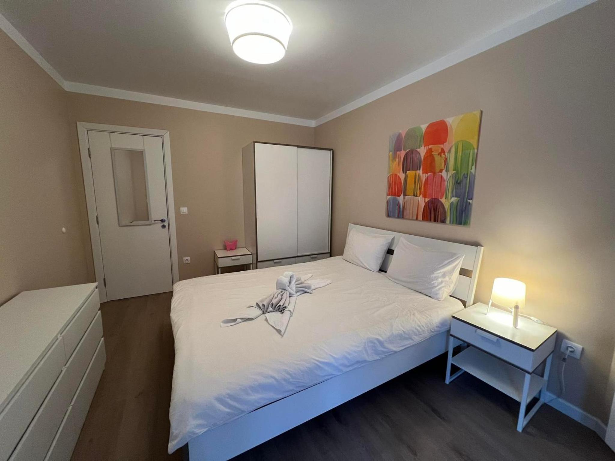 Boston Cozy Elegant Family Apt w Parking Near NSA