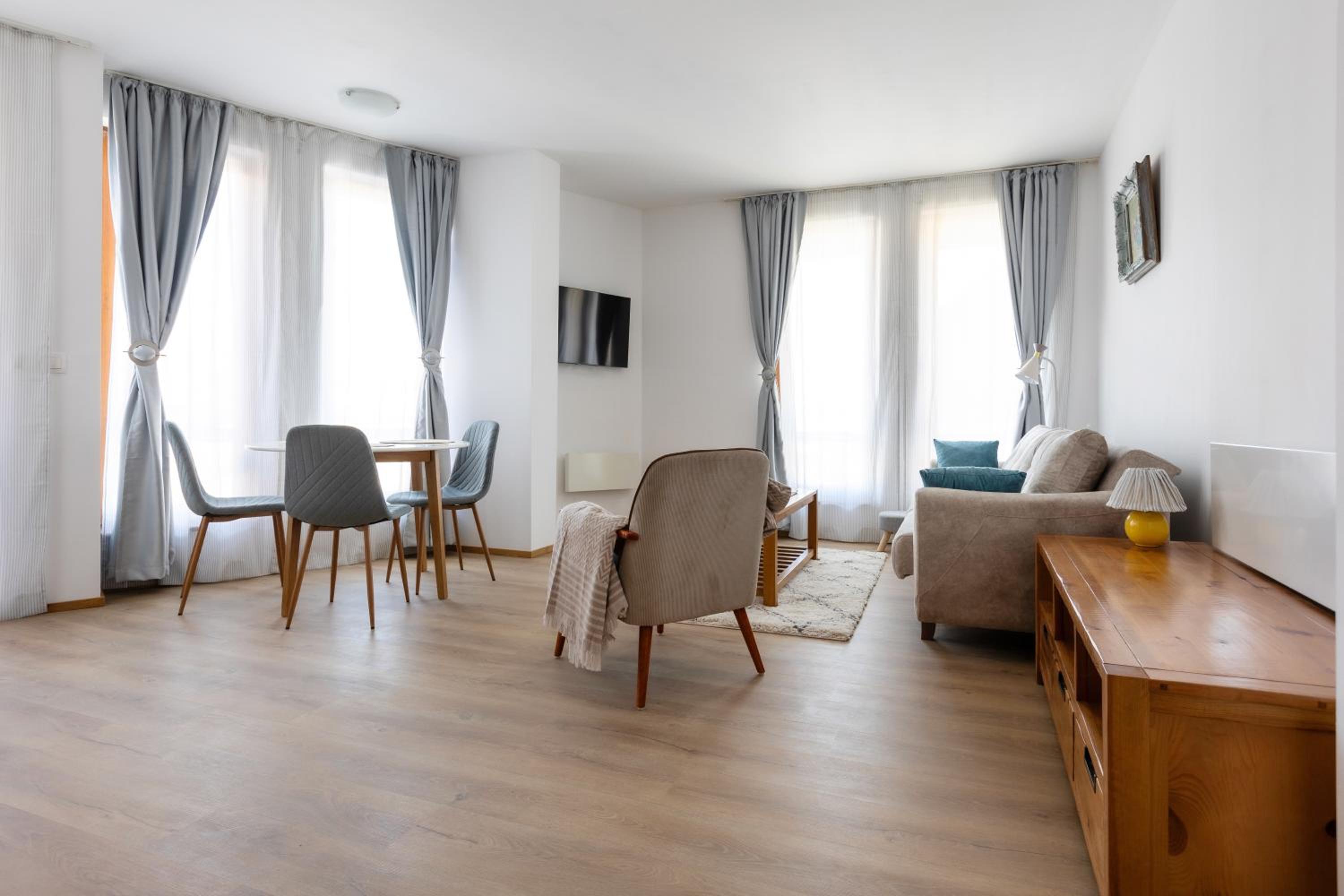 Light One Bed Flat next to the Ski Lift