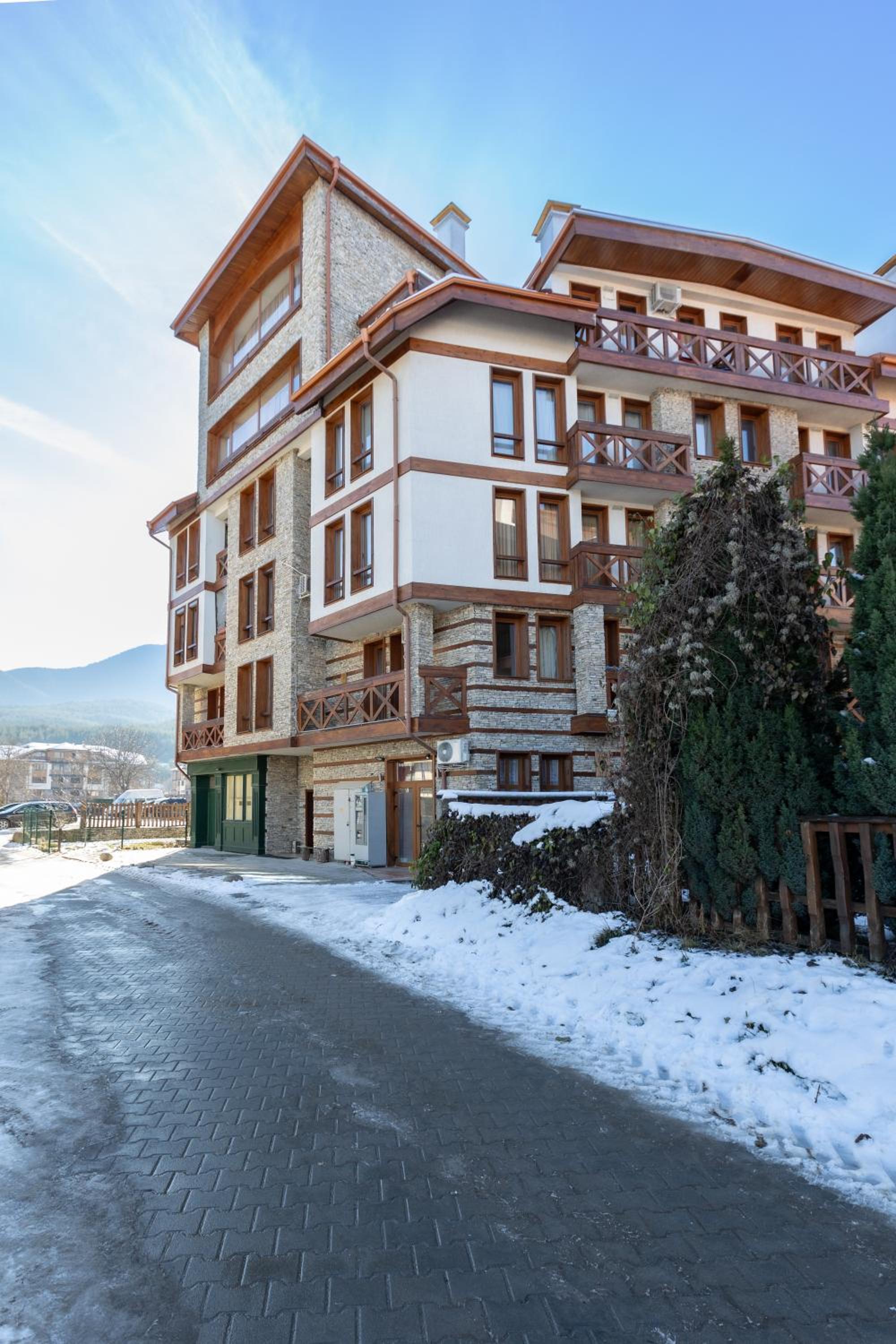 Light One Bed Flat next to the Ski Lift