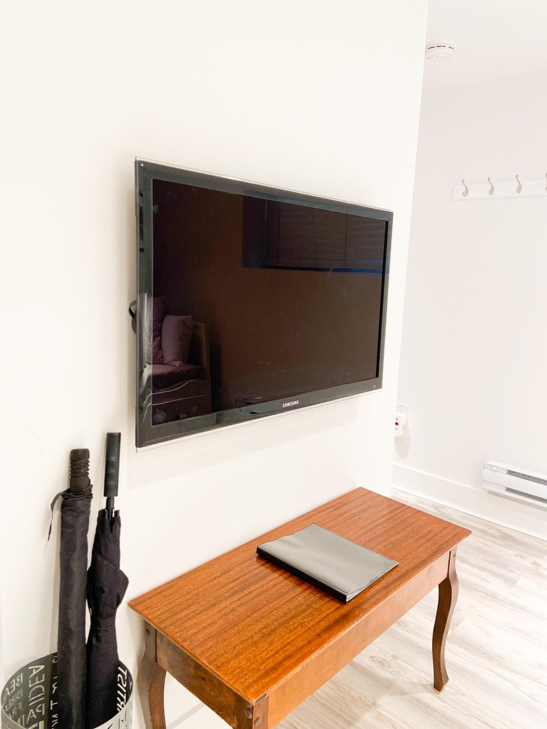 Small Private Studio at Kitsilano Beach