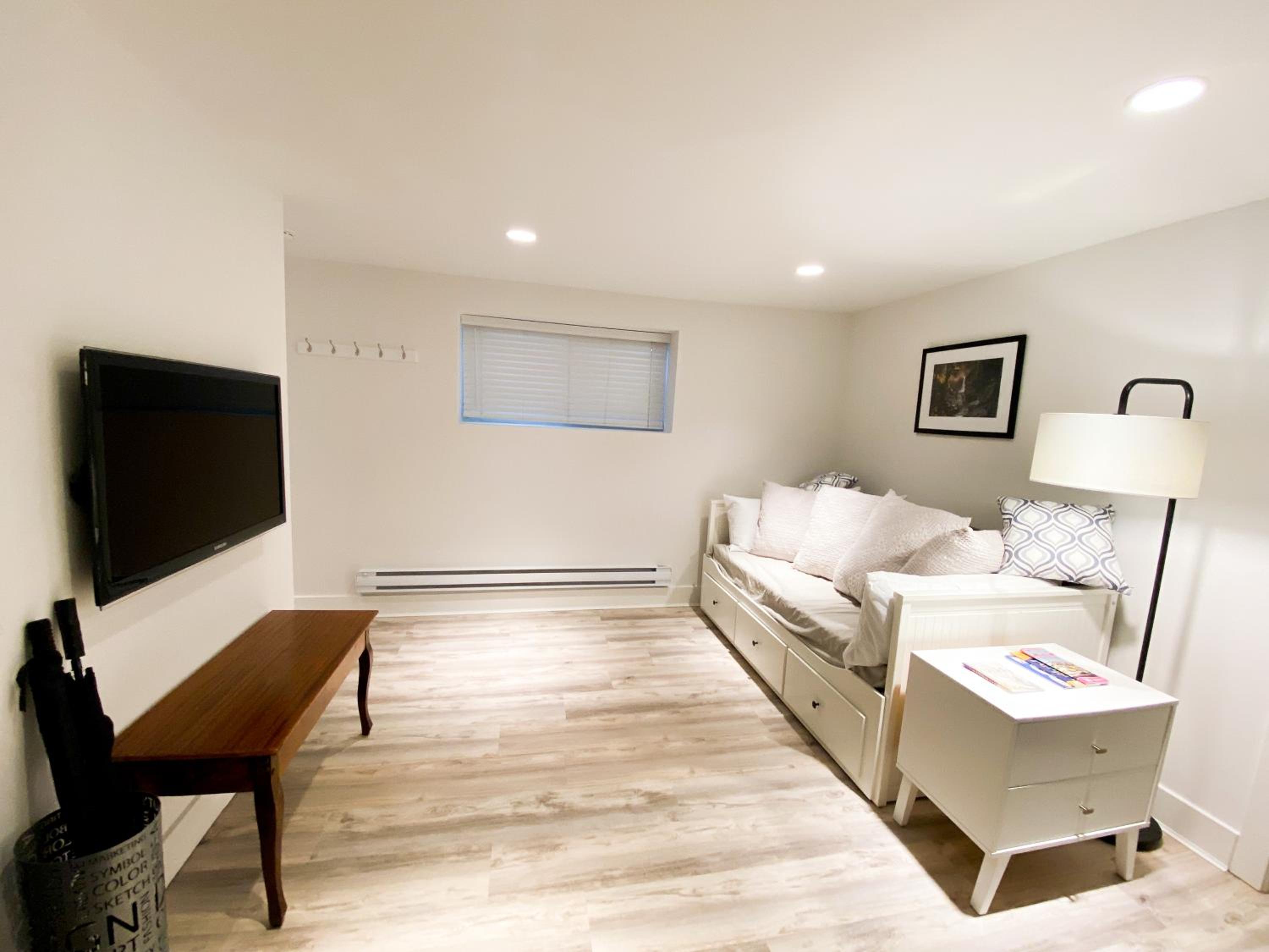Small Private Studio at Kitsilano Beach