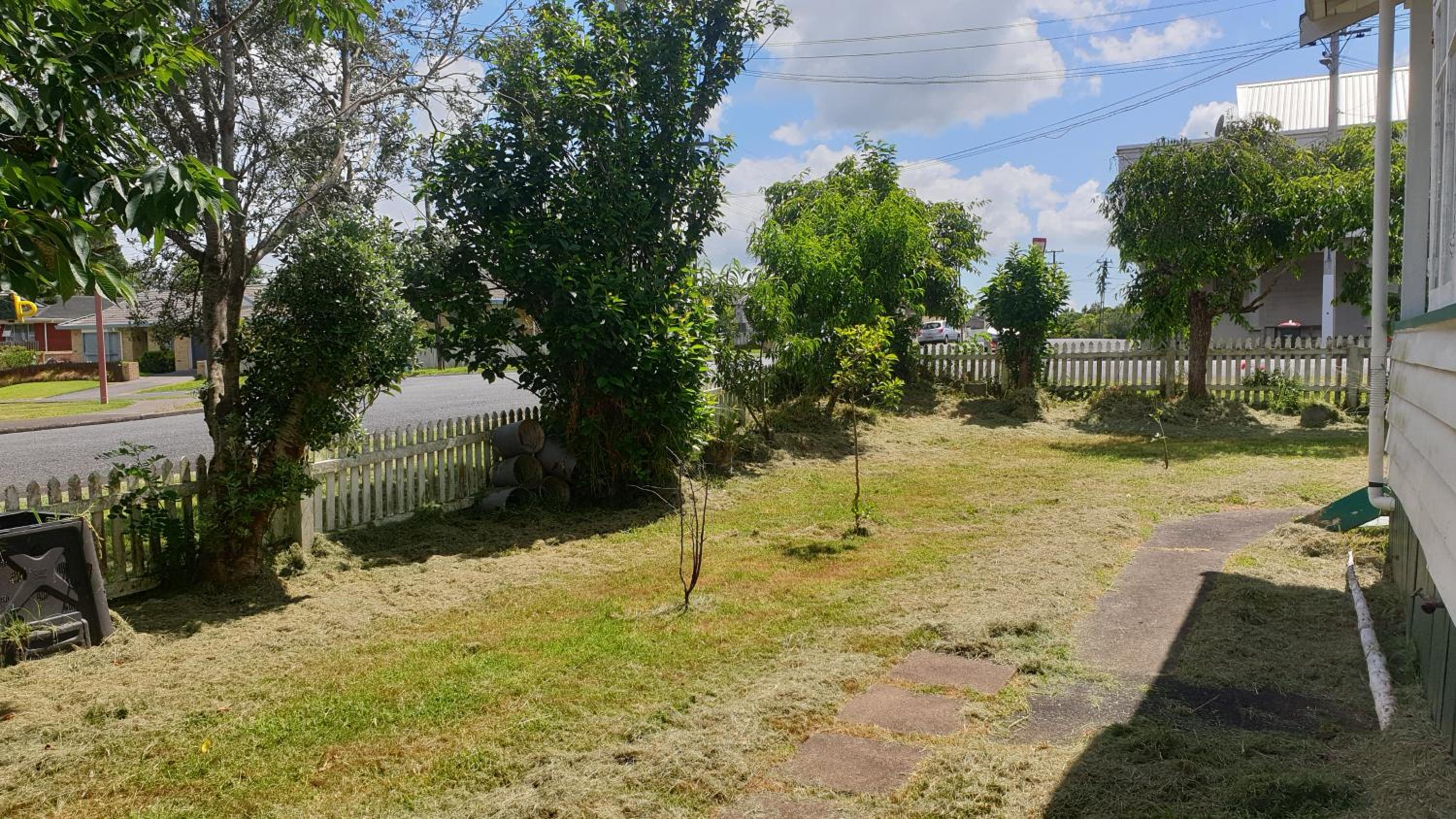 Green Getaway- Unique, 4 bedroom Bungalow Papakura view 4