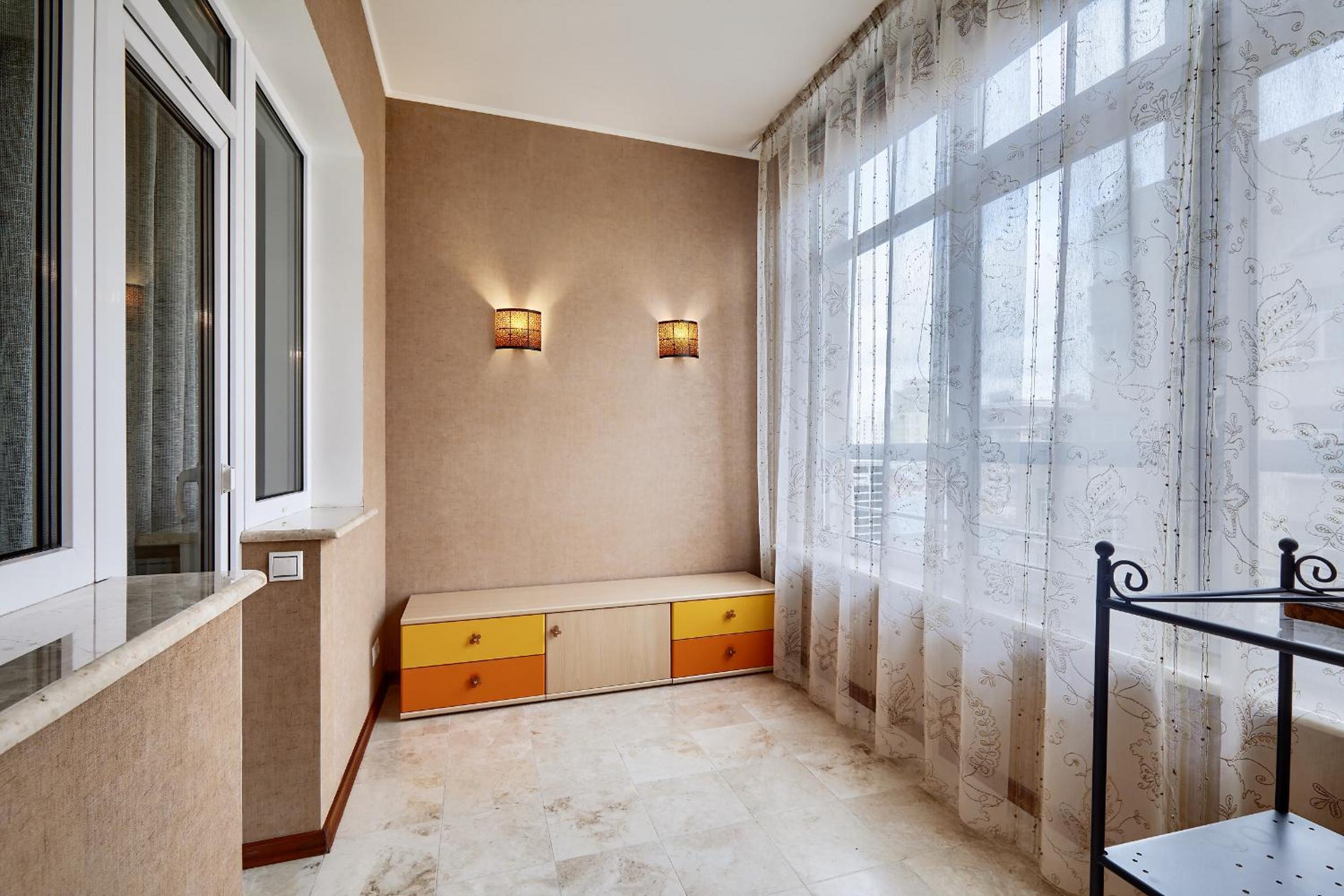 Botanic Towers опалення та світло цілодобово