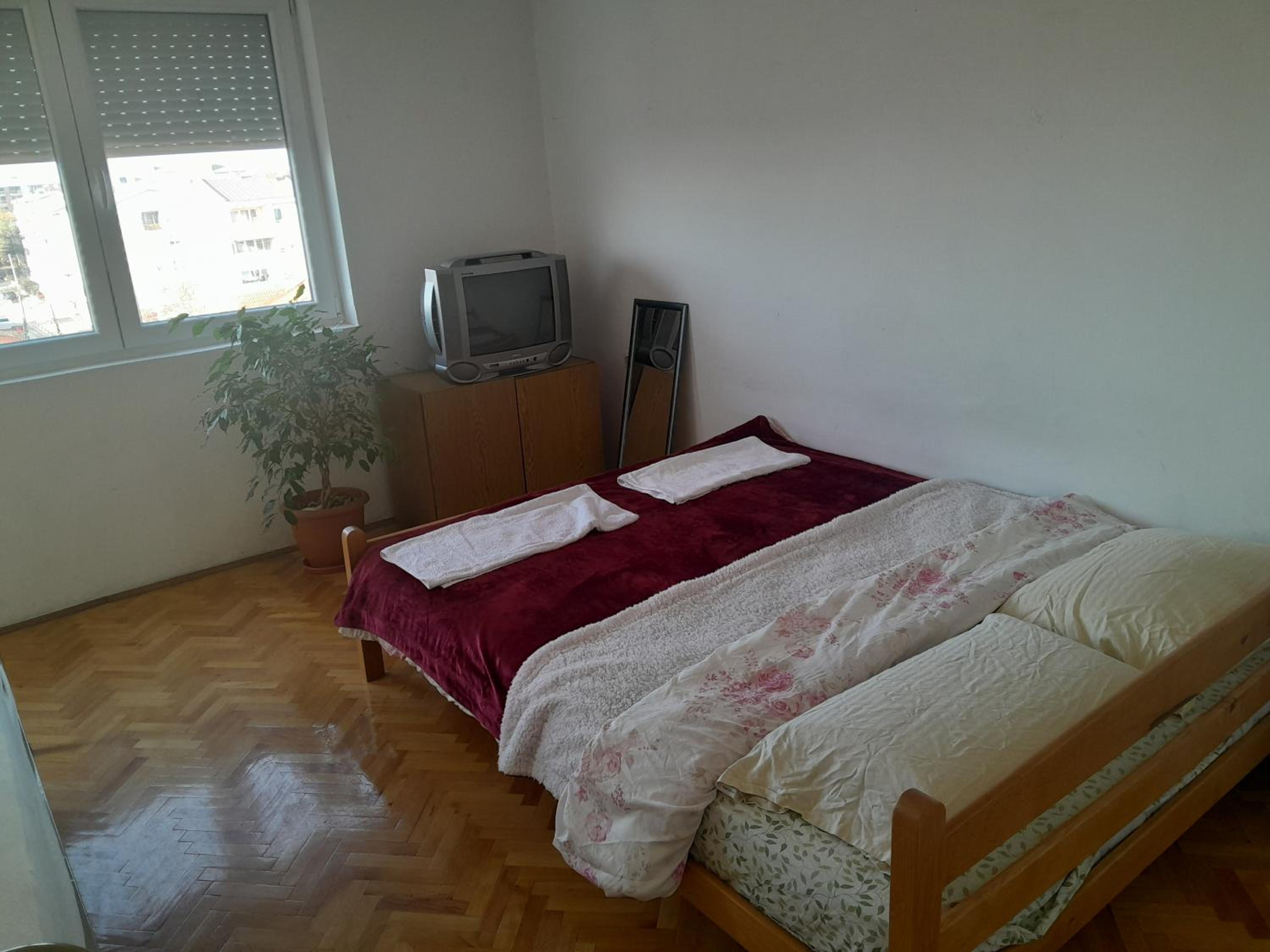 MM Apartment in a great location, 6th floor, 2 balconies view 4