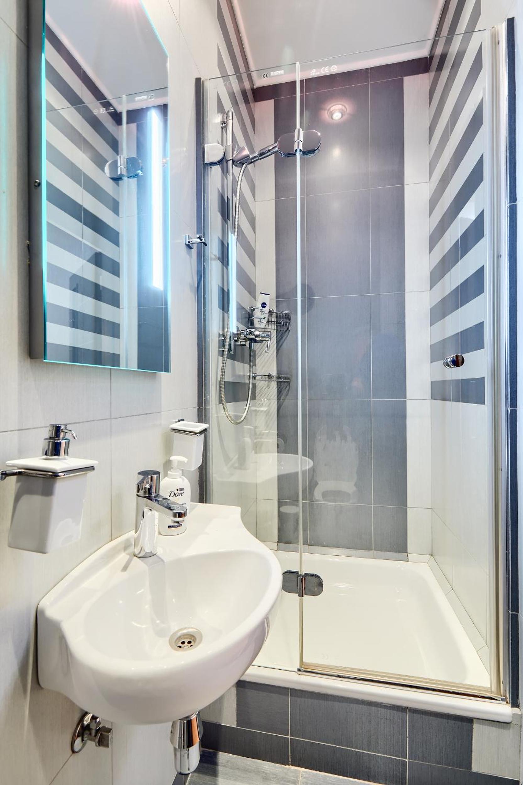 Botanic Towers опалення та світло цілодобово