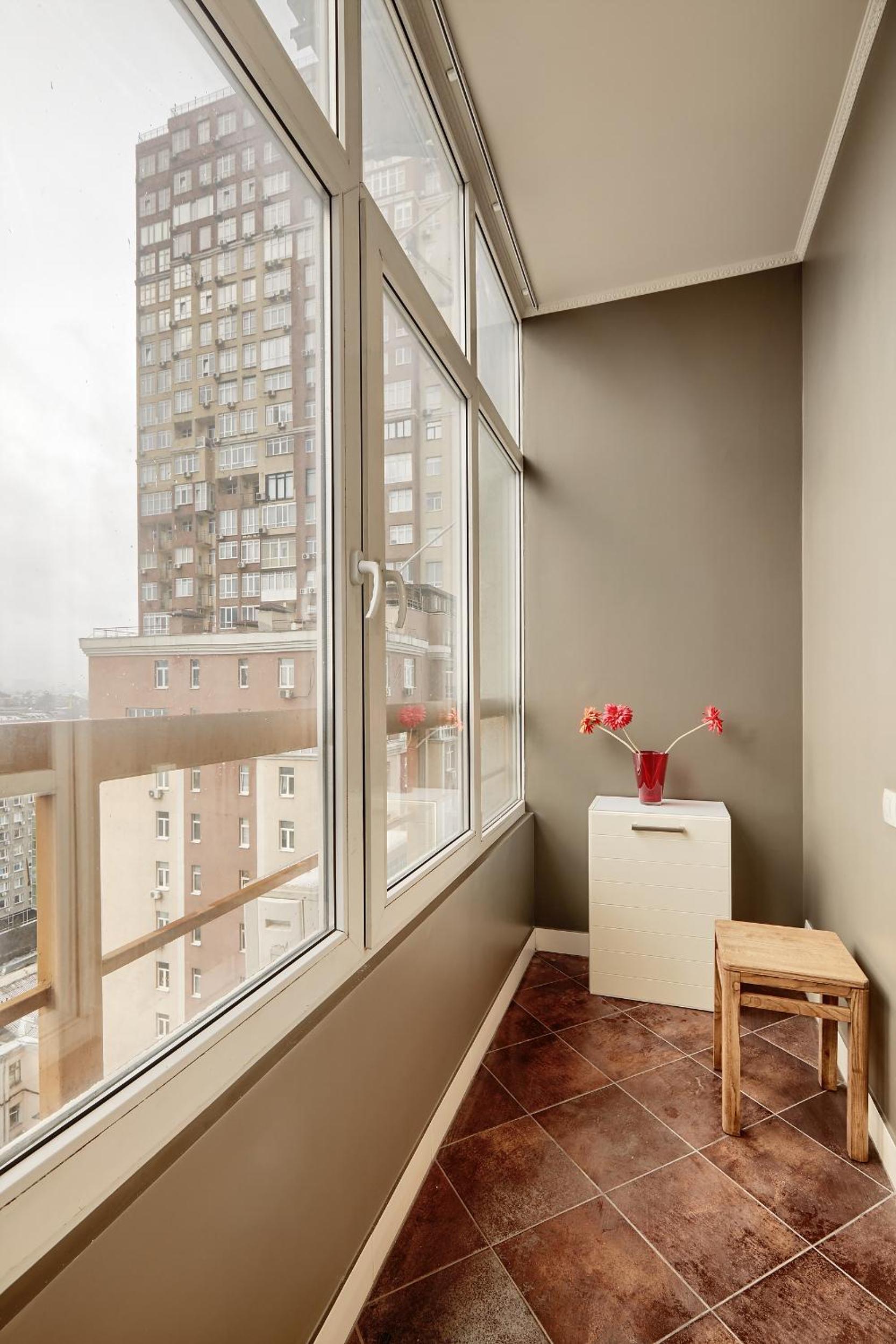 Botanic Towers опалення та світло цілодобово