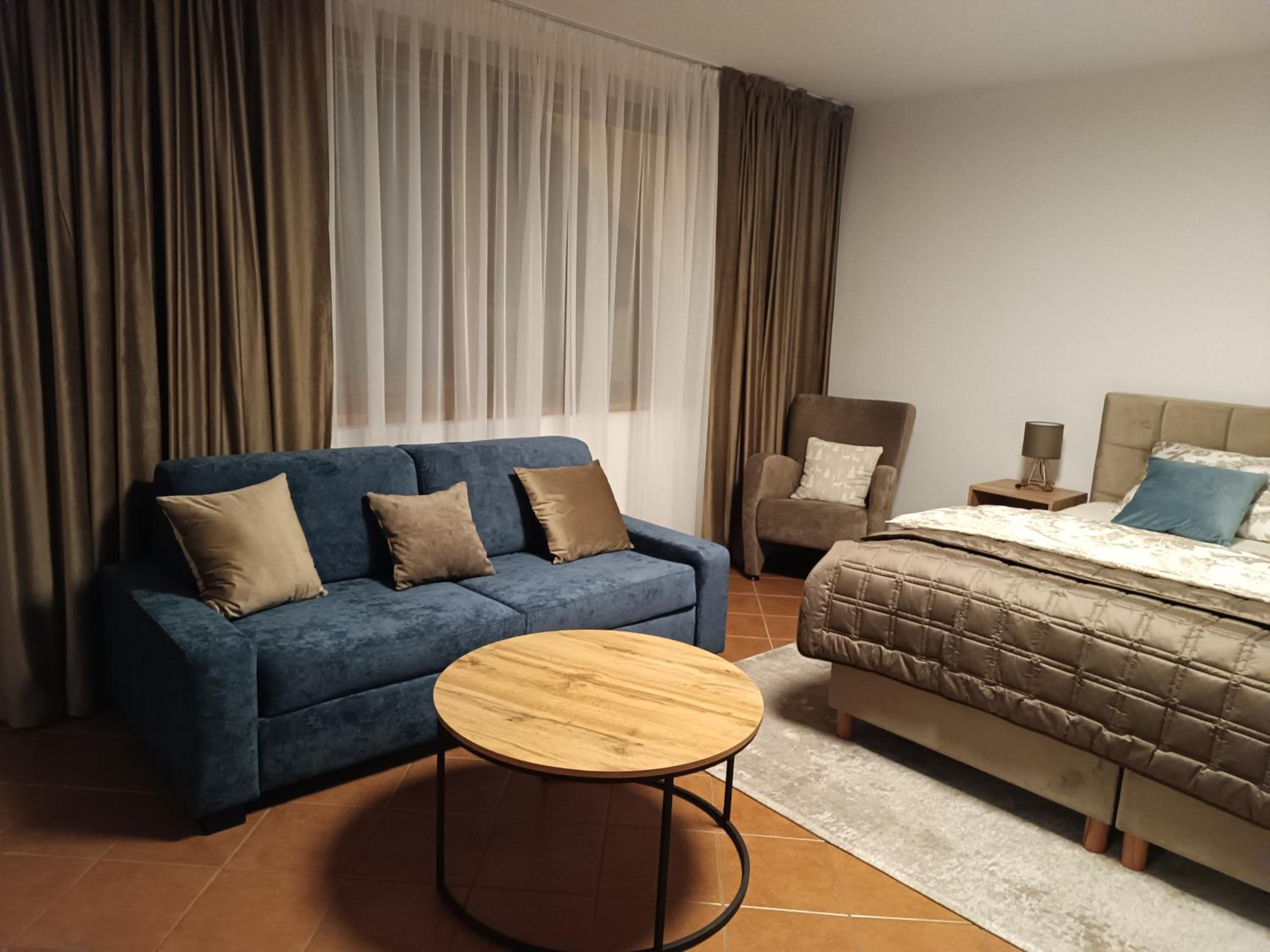 3 bathrooms Apartman Mimi view 2