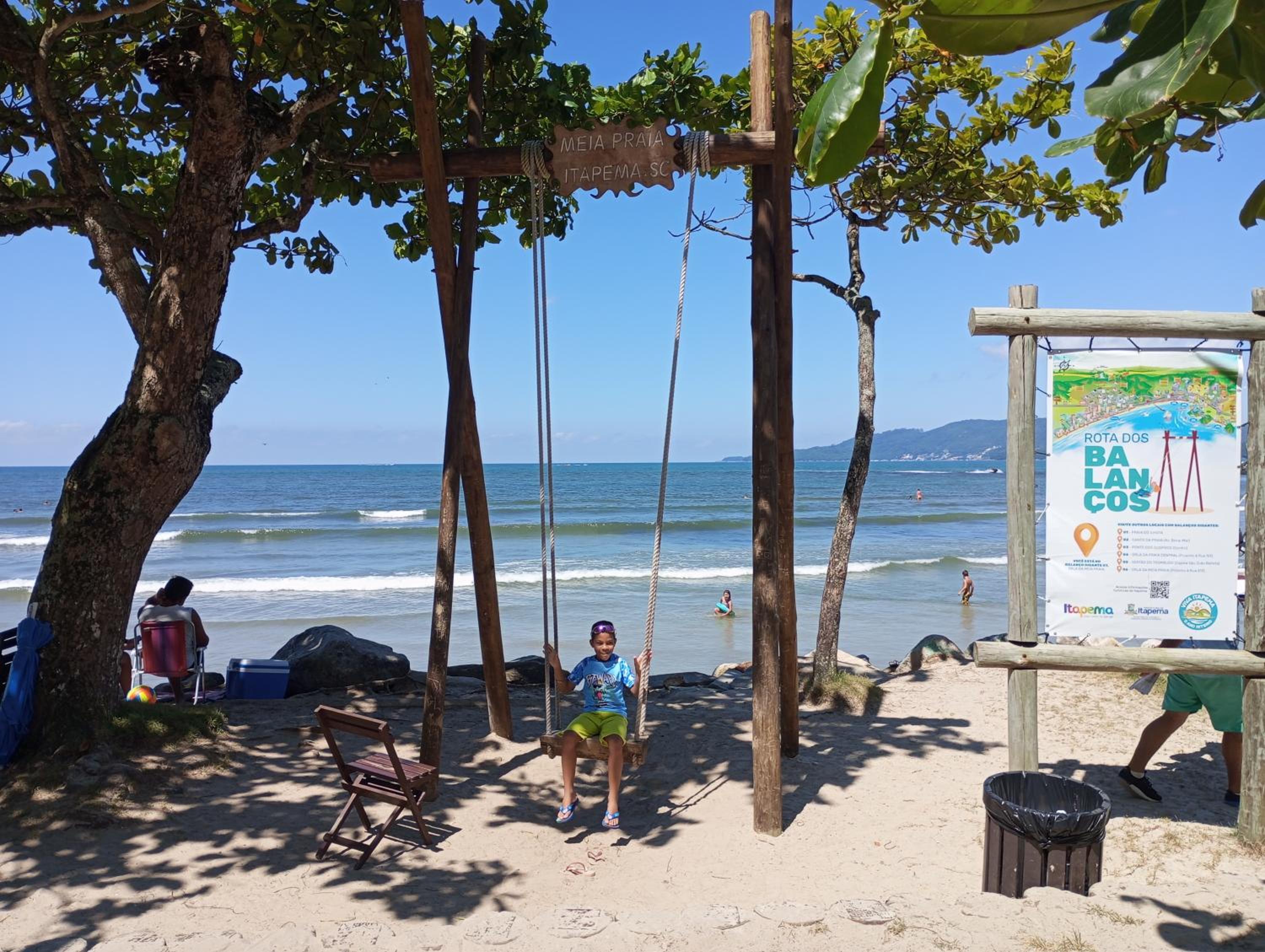 Ótimo Apartamento vista mar a 70 metros