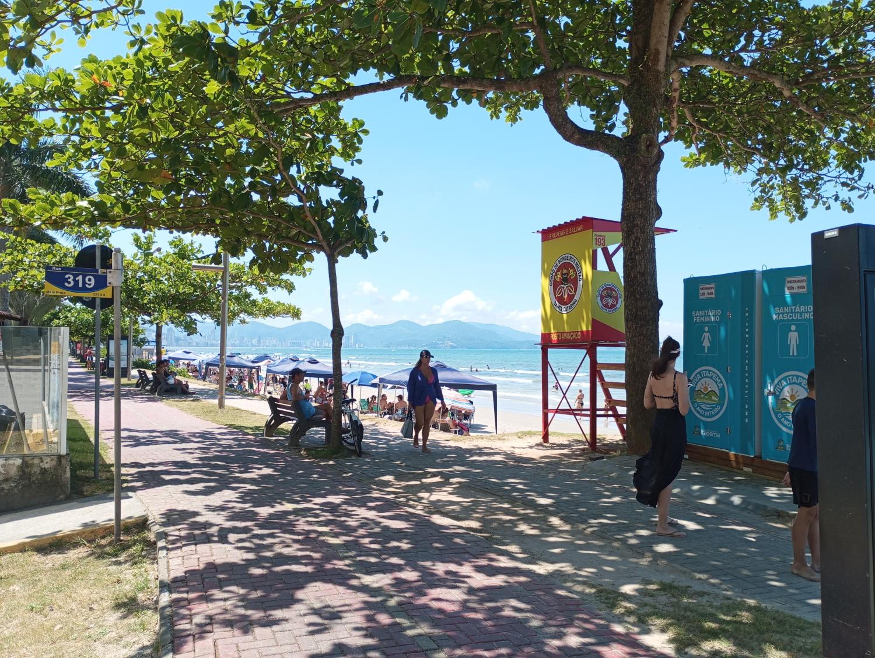 Ótimo Apartamento vista mar a 70 metros