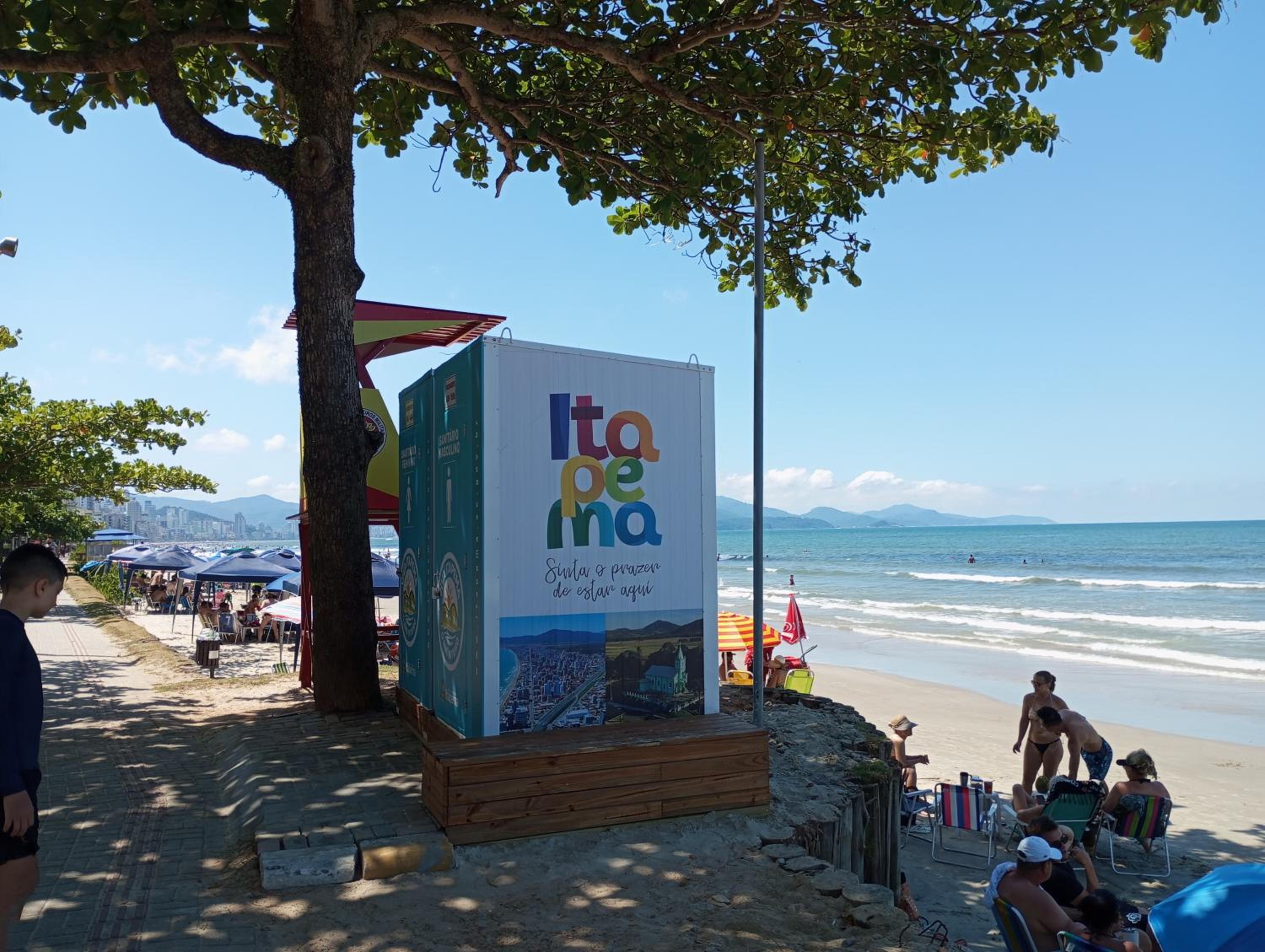 Ótimo Apartamento vista mar a 70 metros