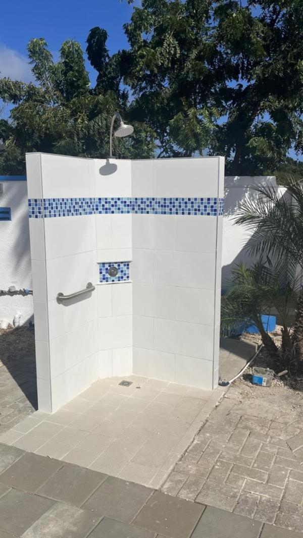 Kas di BaMi A-194 op Seru Coral Resort - Ruim appartement met groot zwembad en tropische tuin