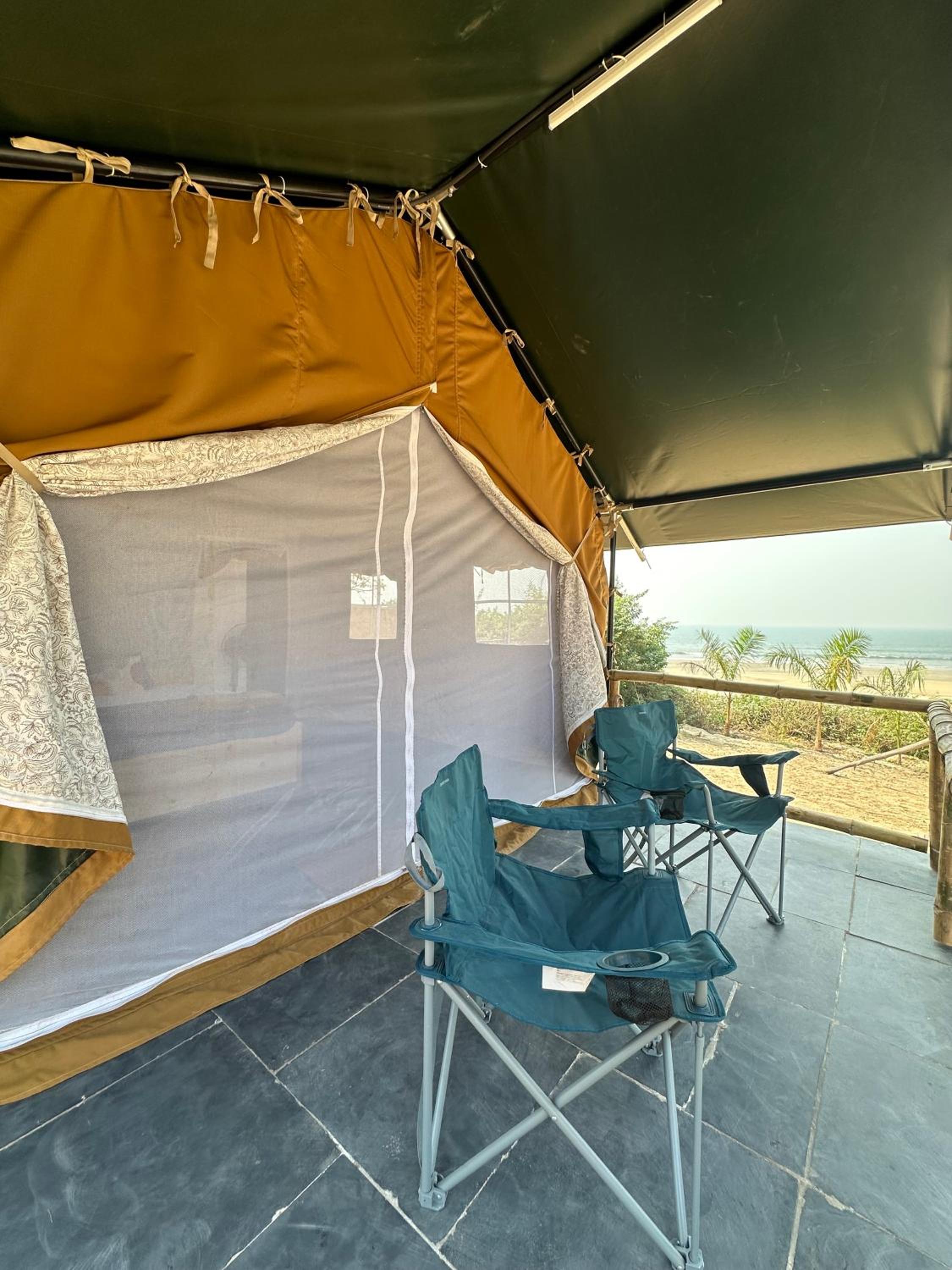 SeaOM Beach Huts and Tents