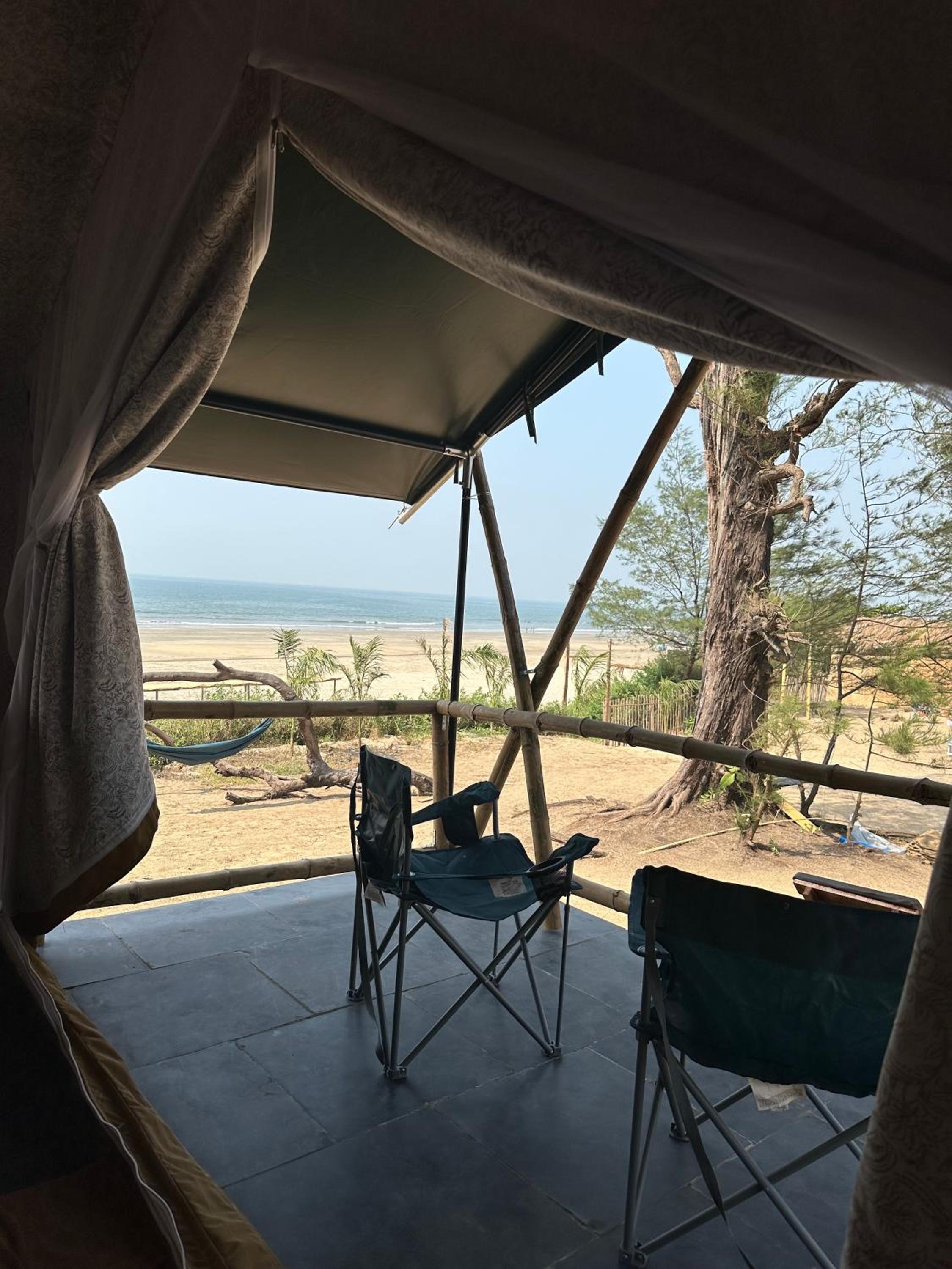 SeaOM Beach Huts and Tents