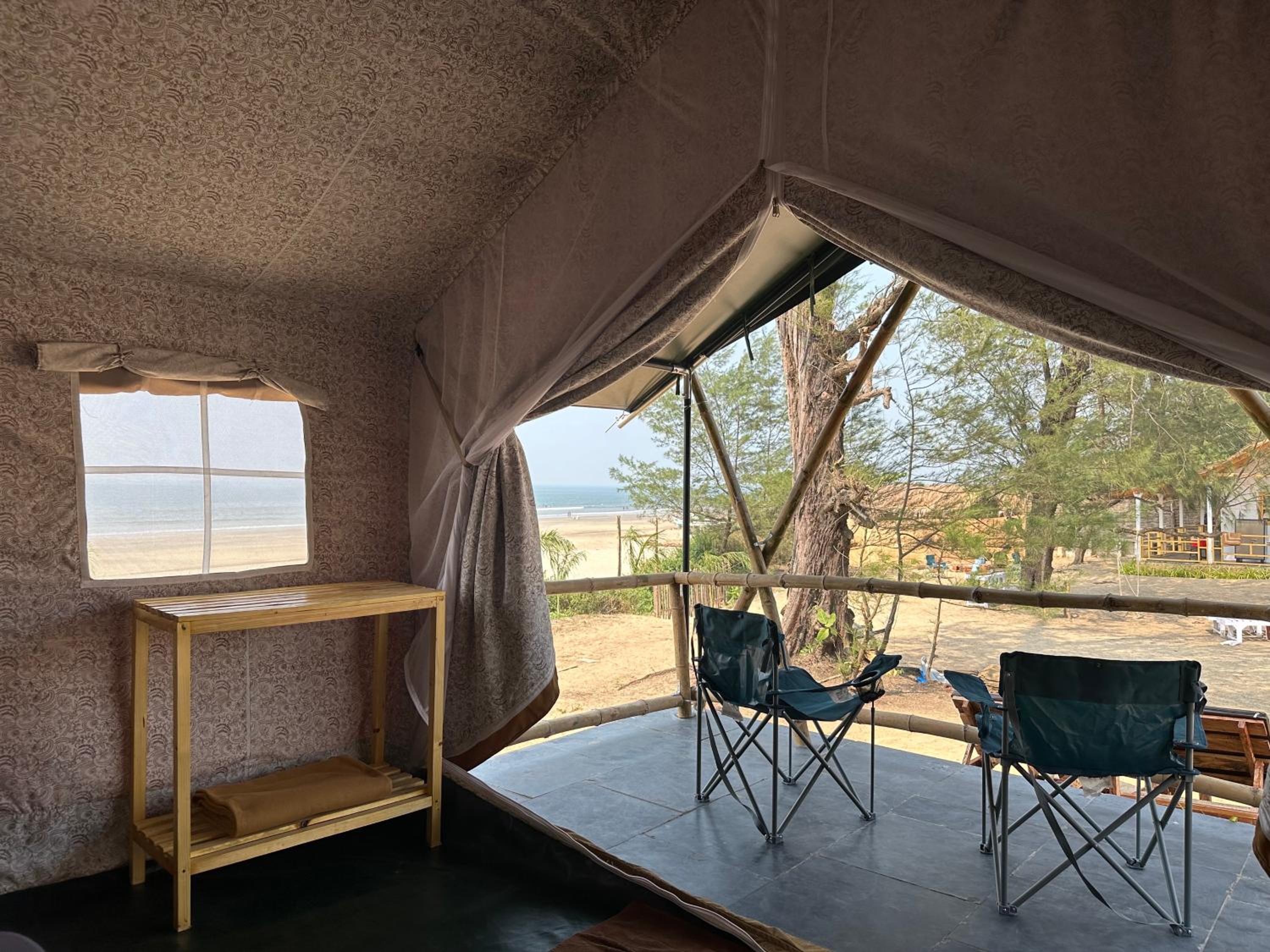 SeaOM Beach Huts and Tents