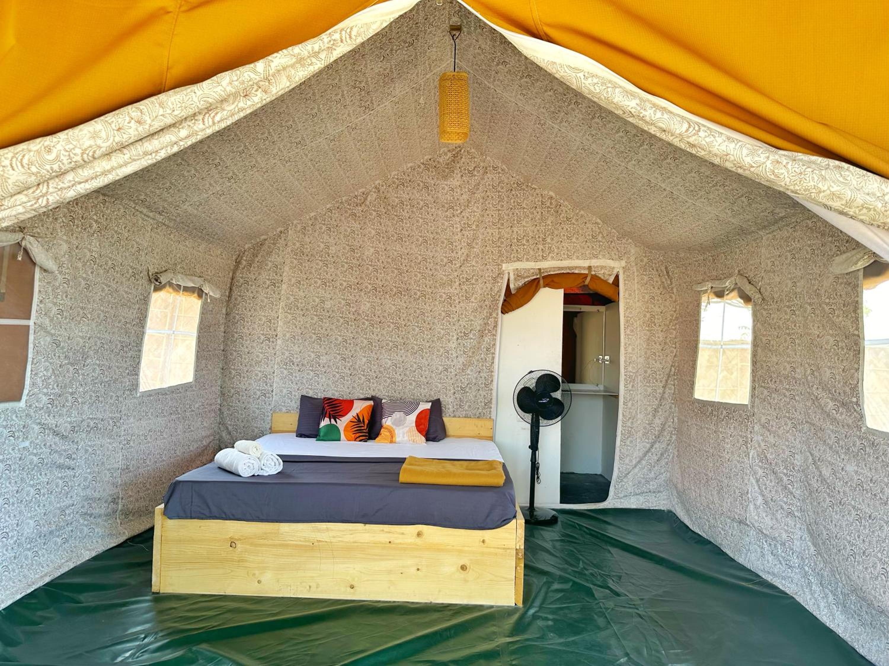 SeaOM Beach Huts and Tents