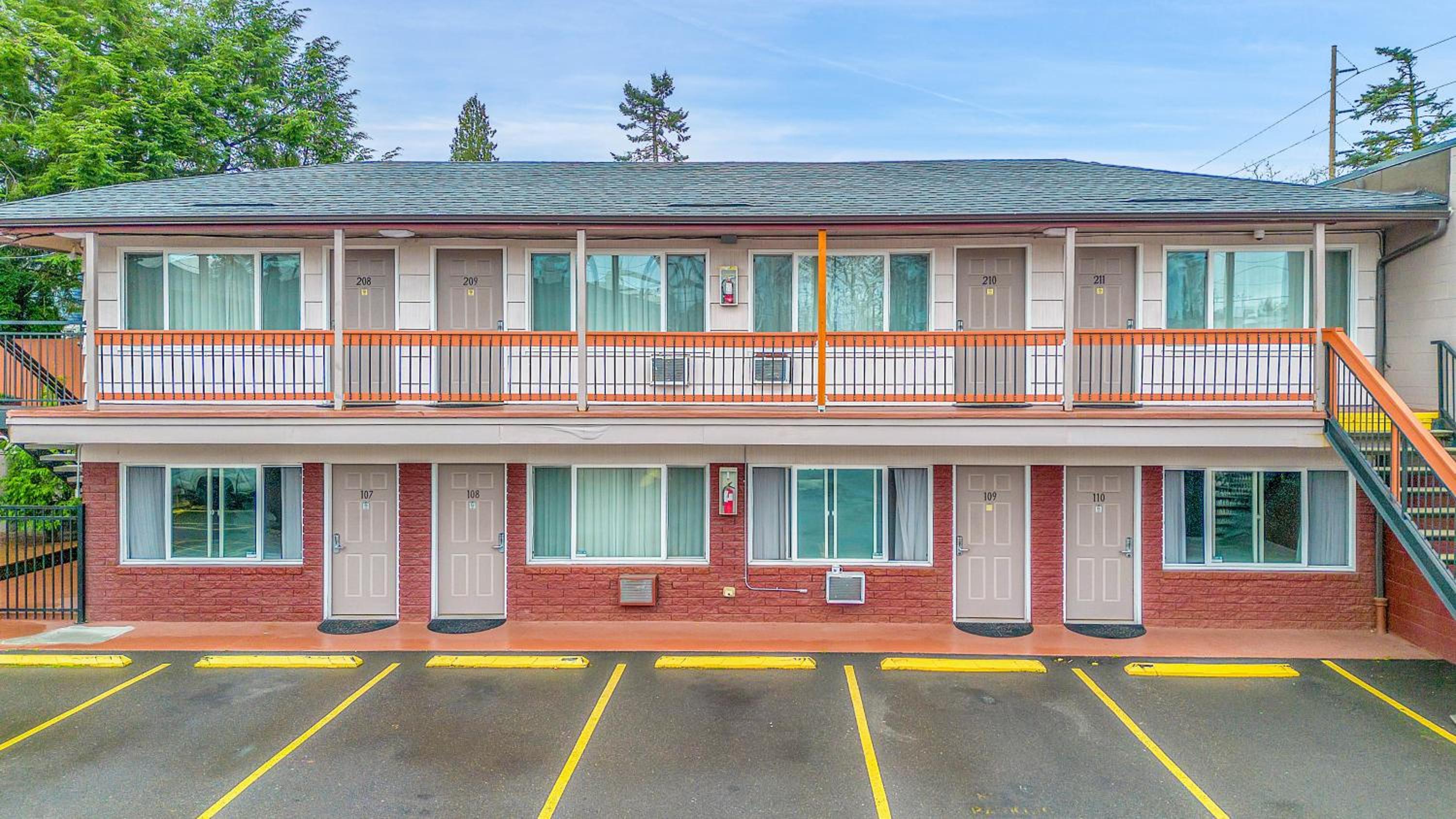Viking Motel view 4