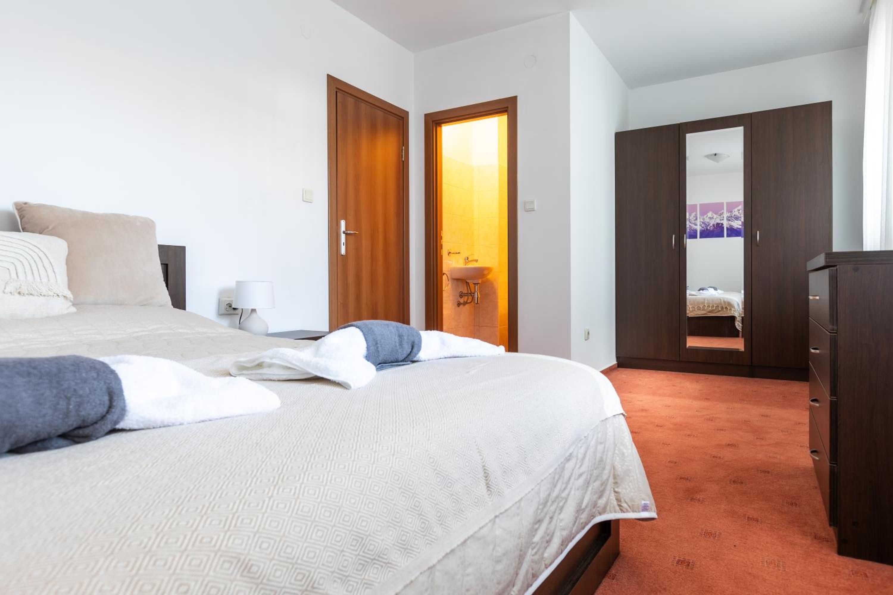 Large One Bedroom with Terrace next to the Ski Lift