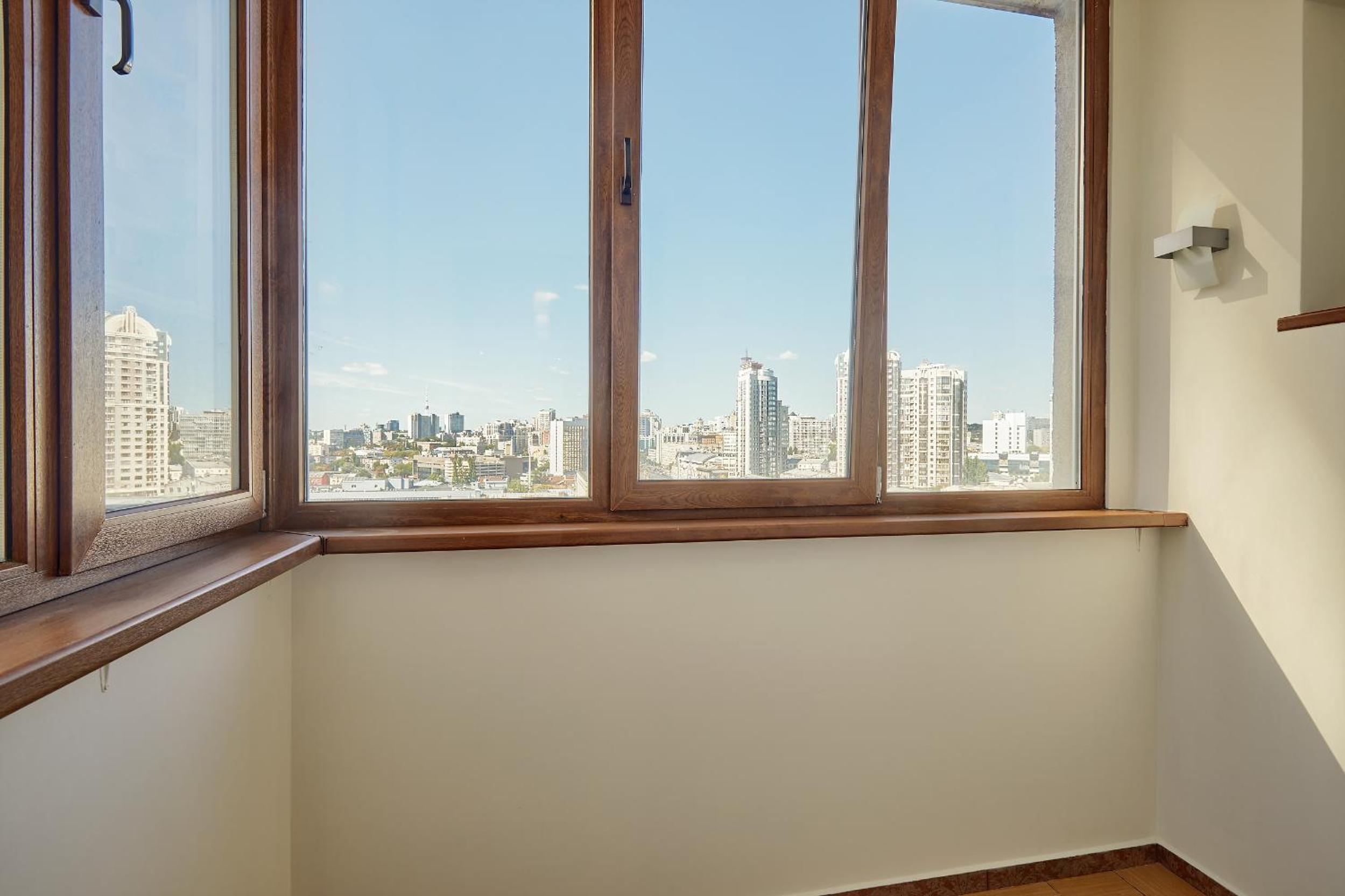 Botanic Towers опалення та світло цілодобово