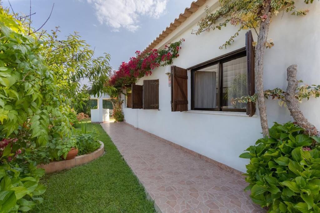VILLA ROSADO - Moradia para 6 com AC, jardim a 5 min do centro de Albufeira view 4