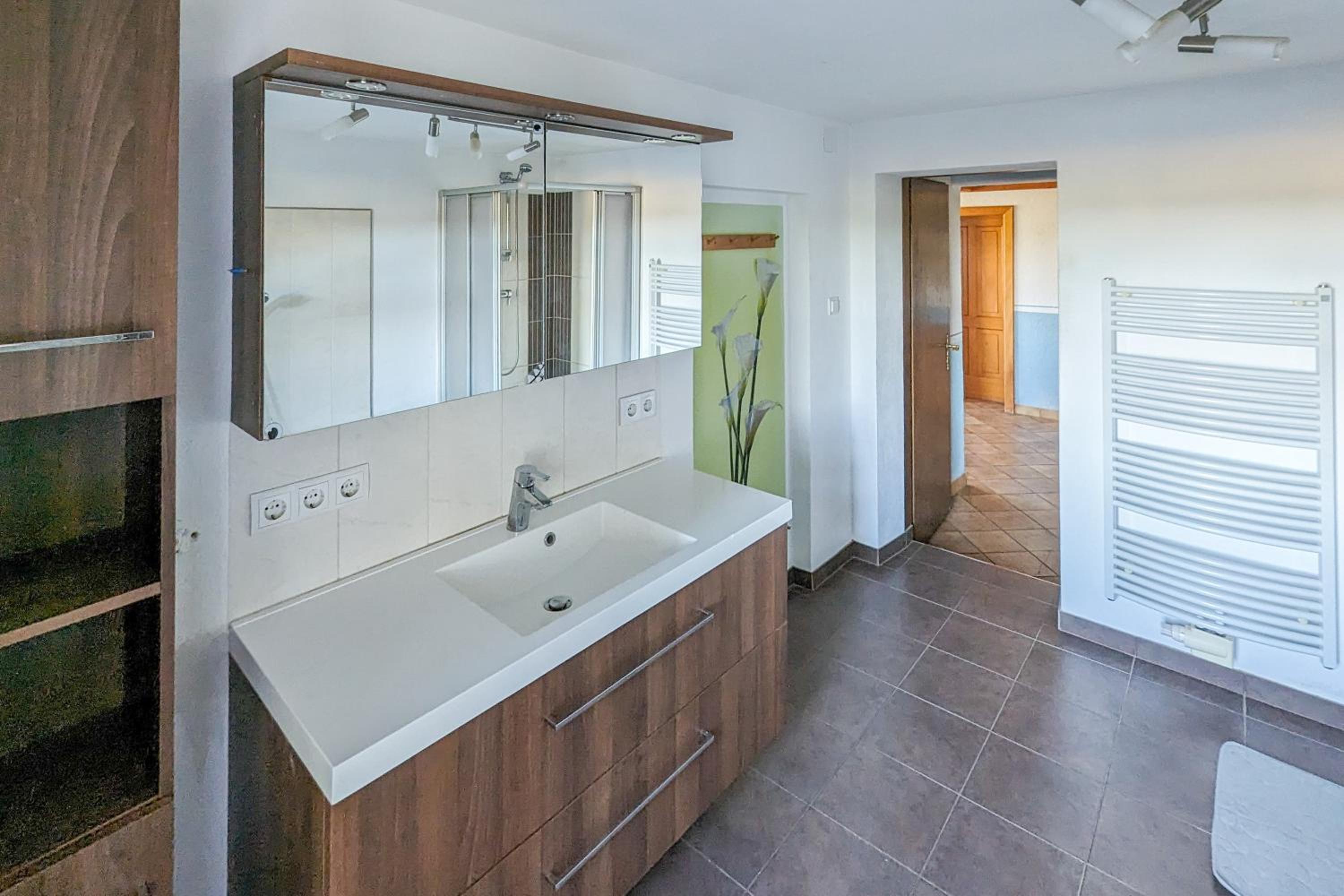 Private Farmhouse Escape - Ideal for up to 8 Guests