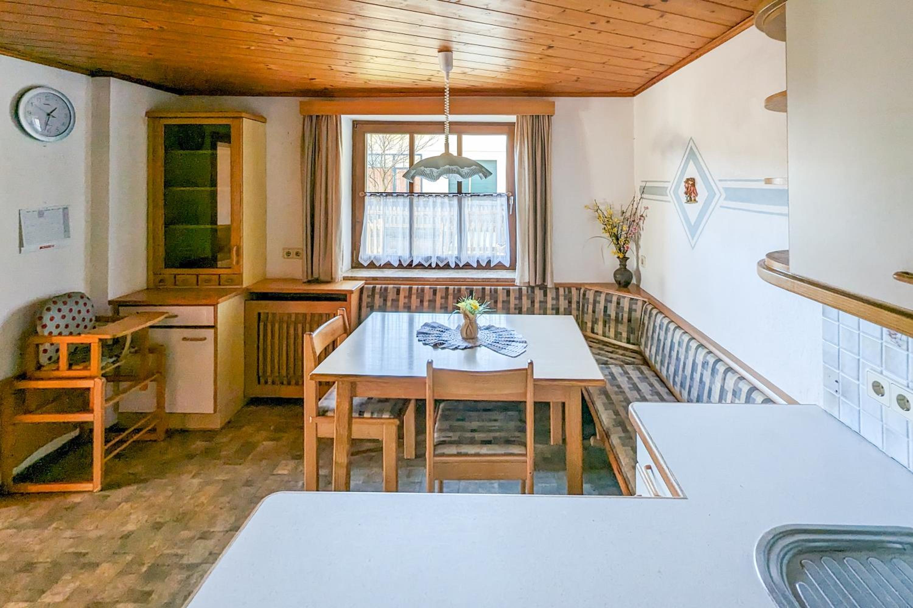 Private Farmhouse Escape - Ideal for up to 8 Guests