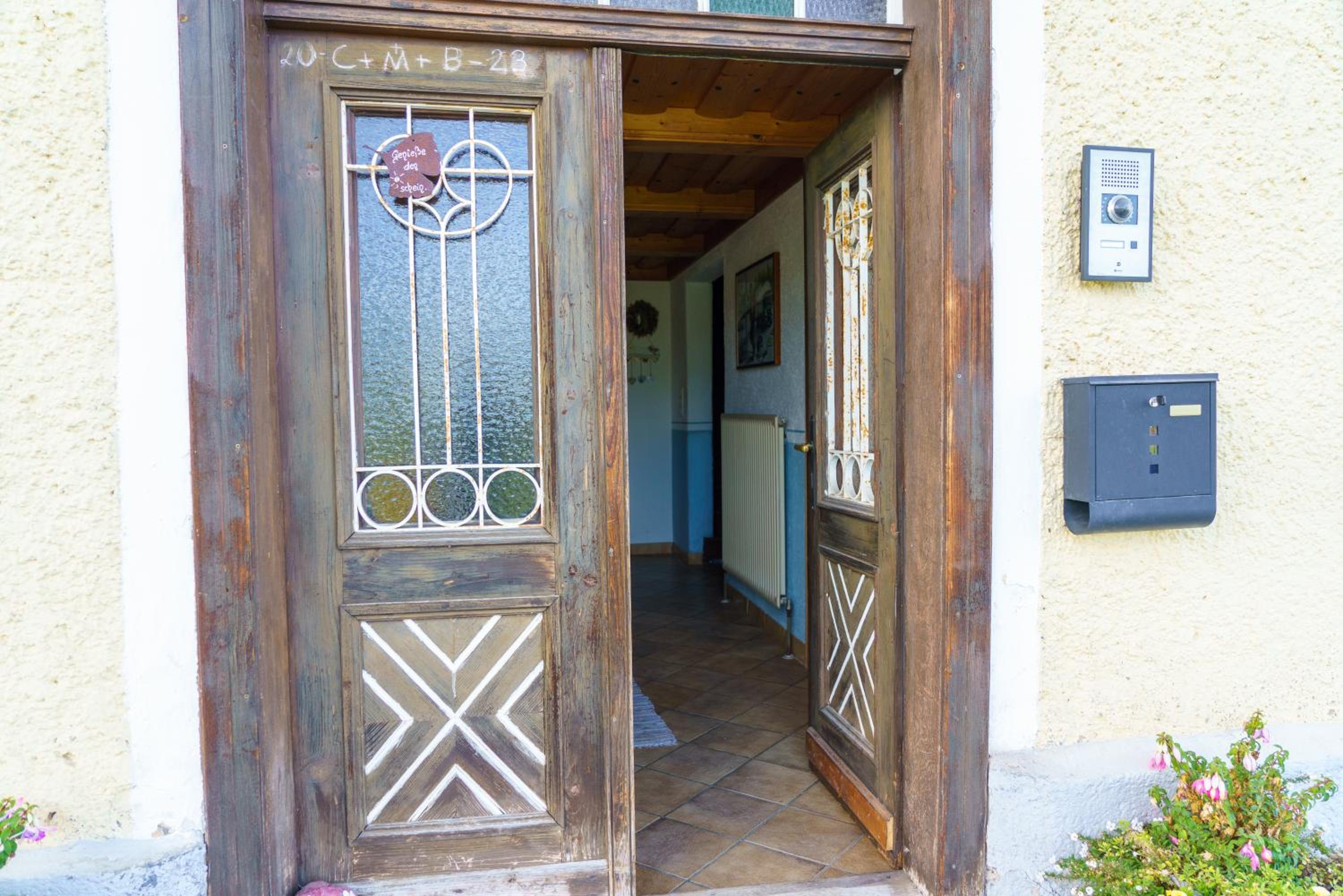 Private Farmhouse Escape - Ideal for up to 8 Guests