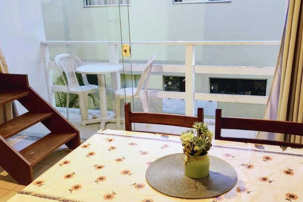 Espaçoso apartamento a 50mt do mar