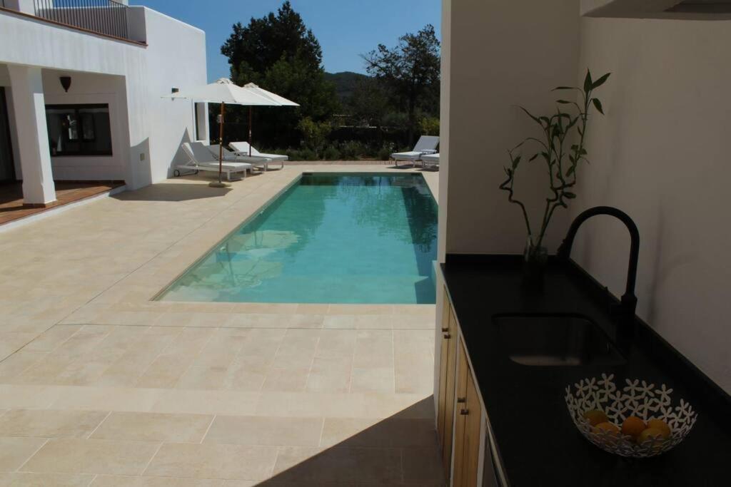 Casa Serena con piscina y jardín