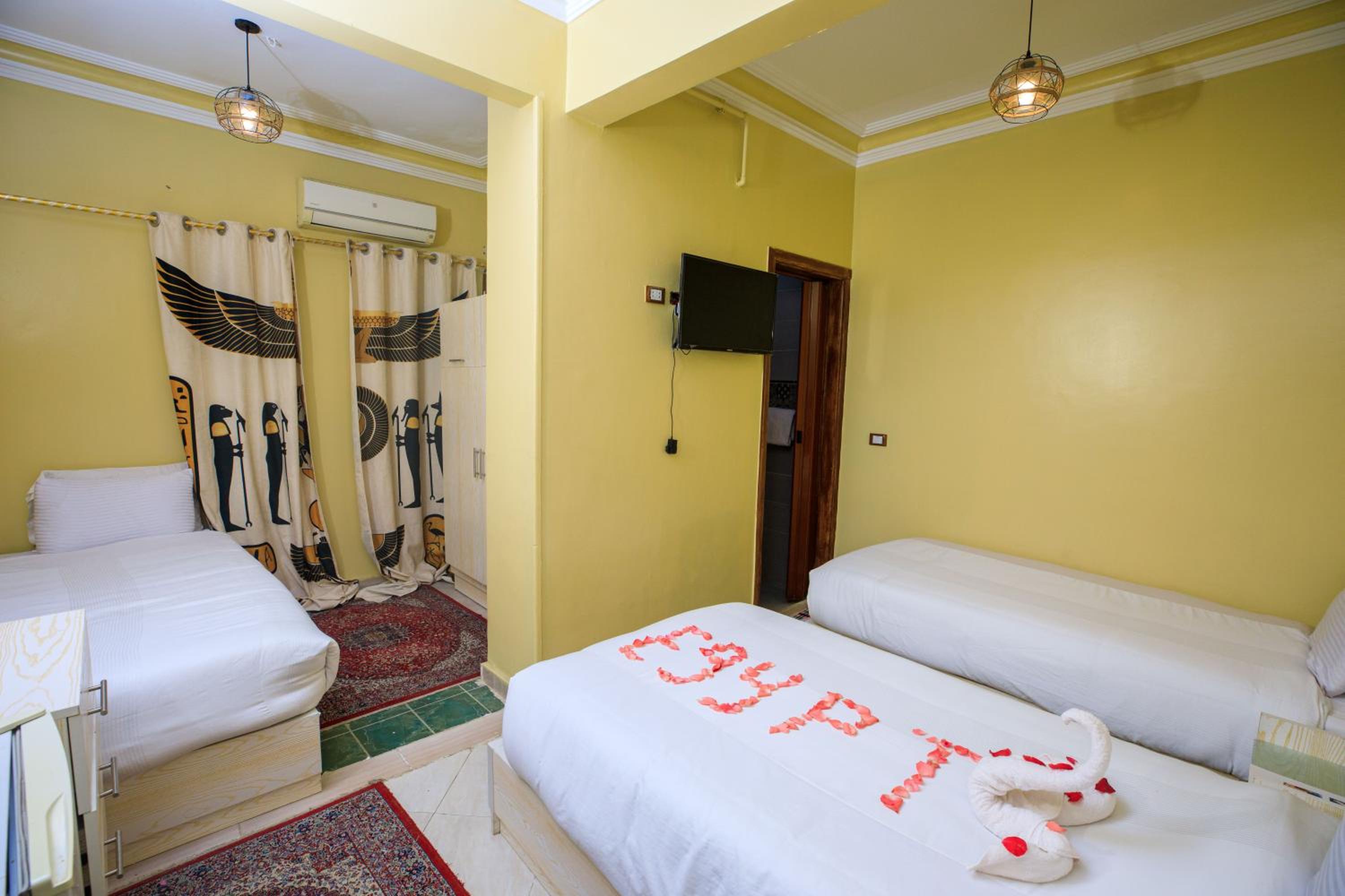 Bella Casa Pyramids Inn