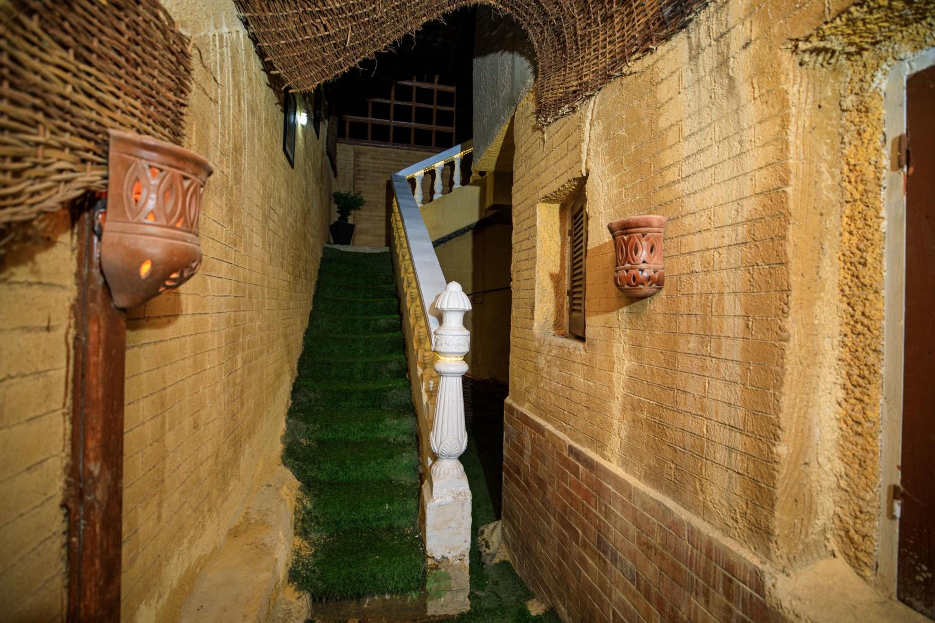 Bella Casa Pyramids Inn