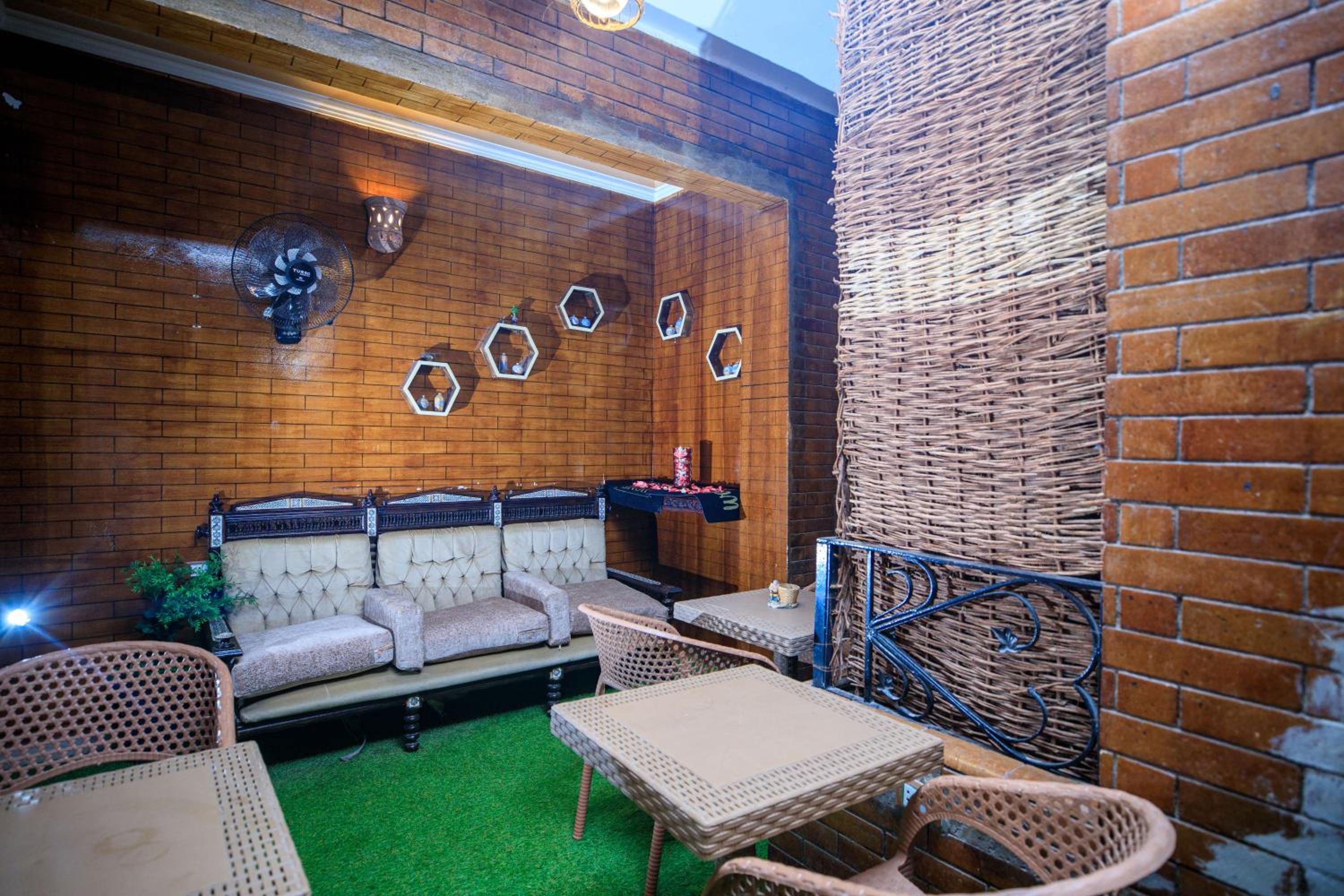 Bella Casa Pyramids Inn