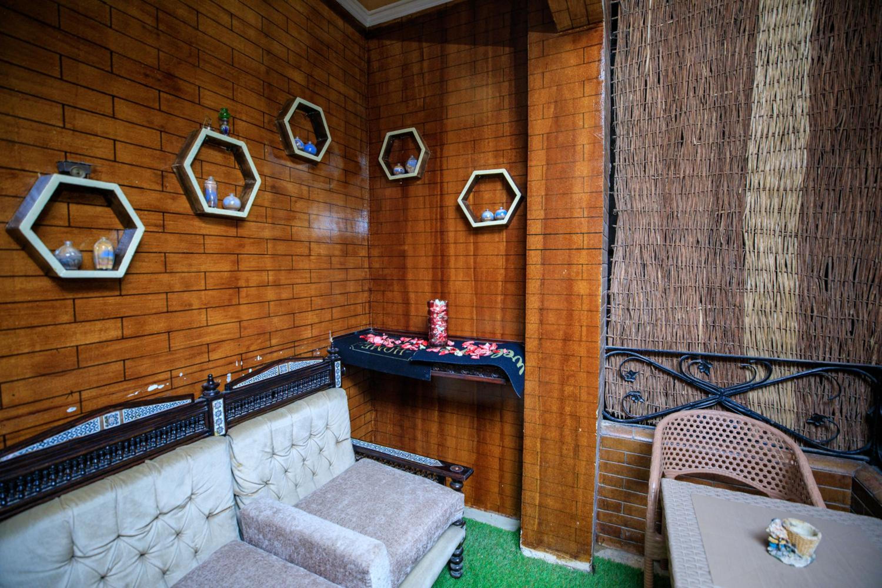 Bella Casa Pyramids Inn