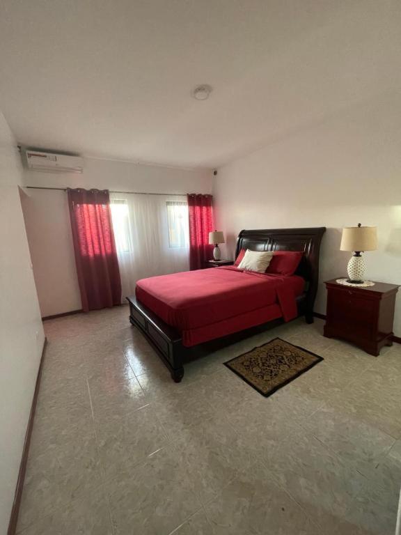 Isa House - Private Rooms in a Shared Duplex