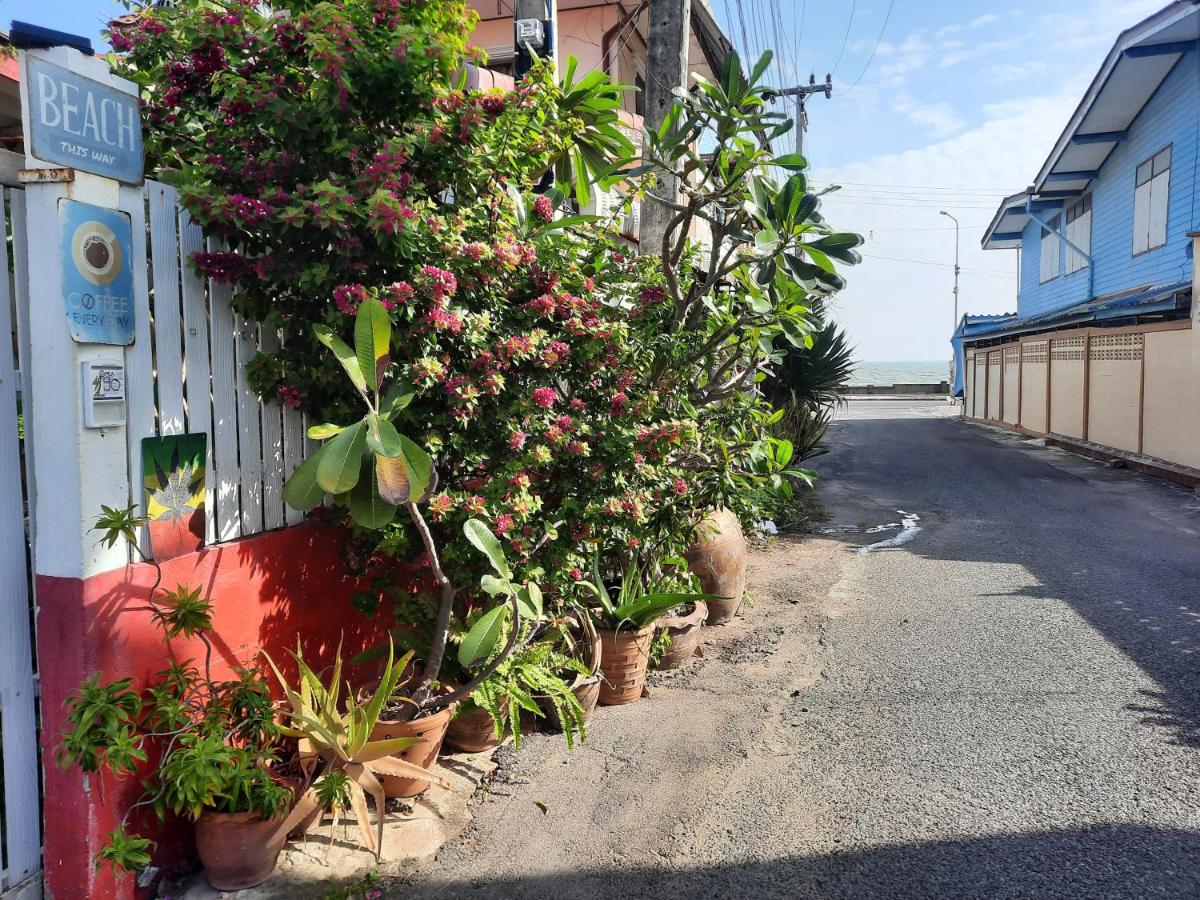 ThaiMex Cafe & Homestay Adult Only