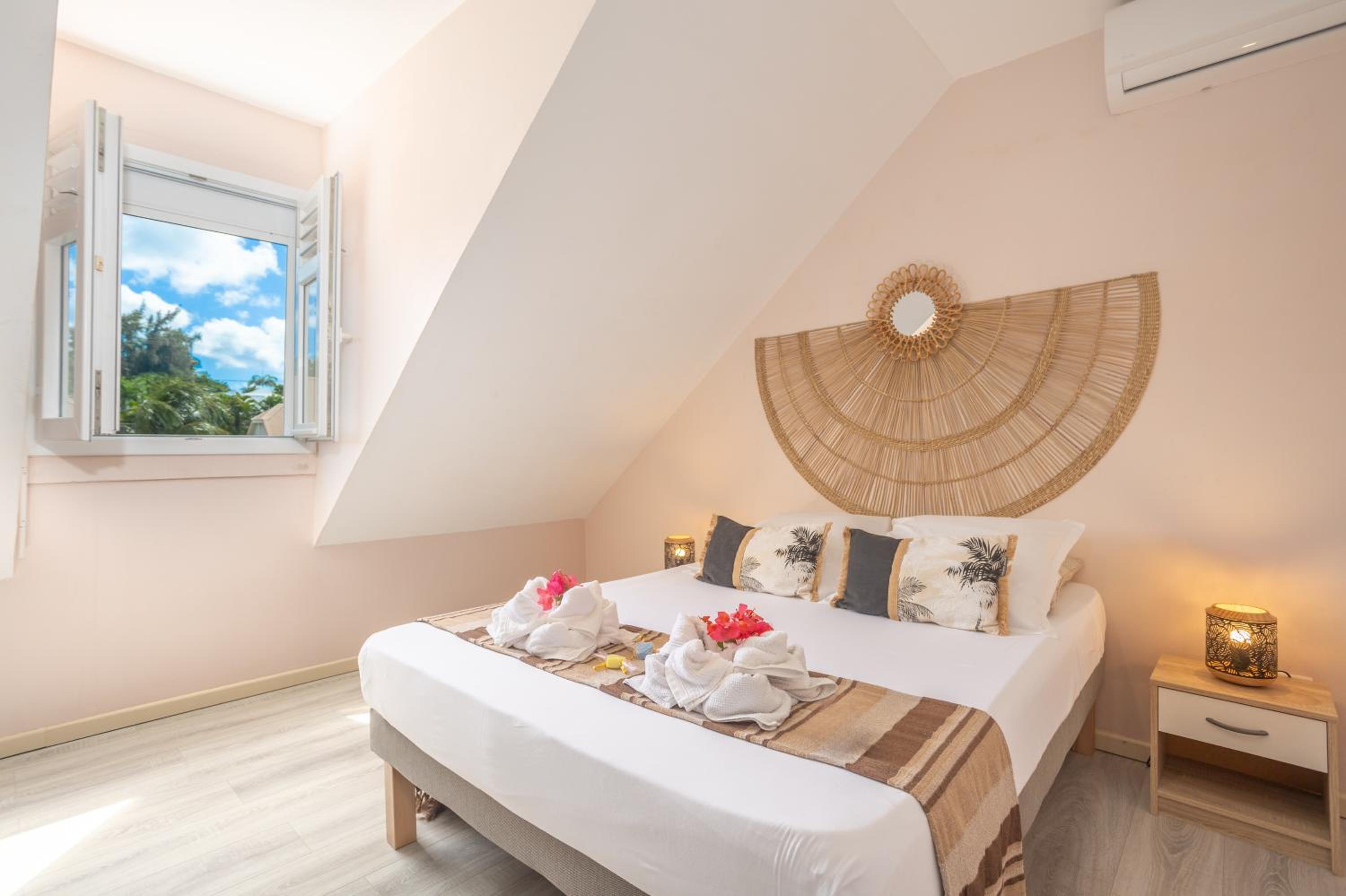Villa Kay Lakansiel, magnifique cocon familial avec piscine view 4