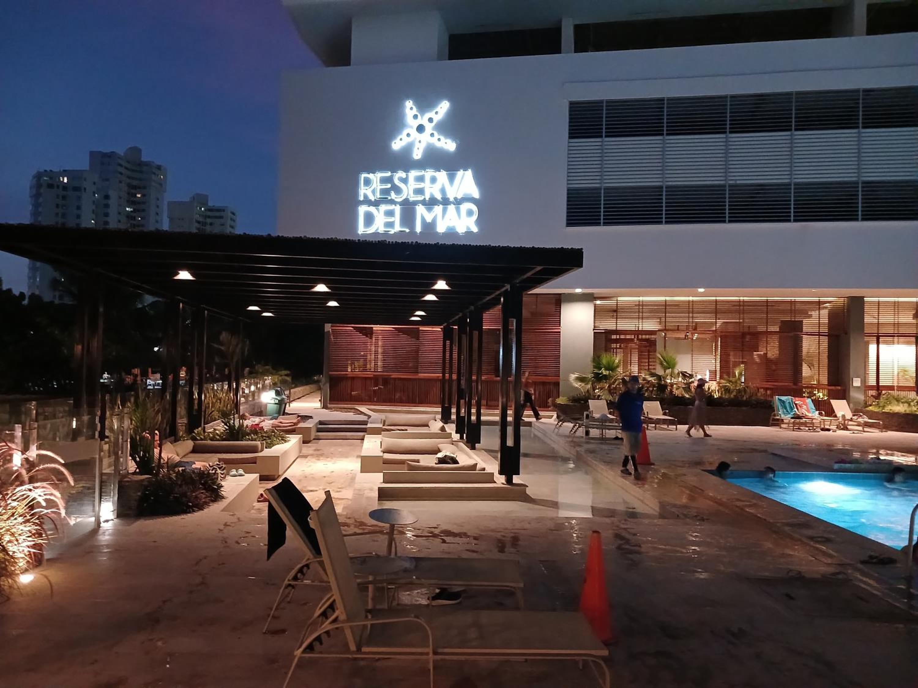 Reserva del Mar Primera Línea - Playa Salguero - Piscinas, Jacuzzi y Vista al Mar