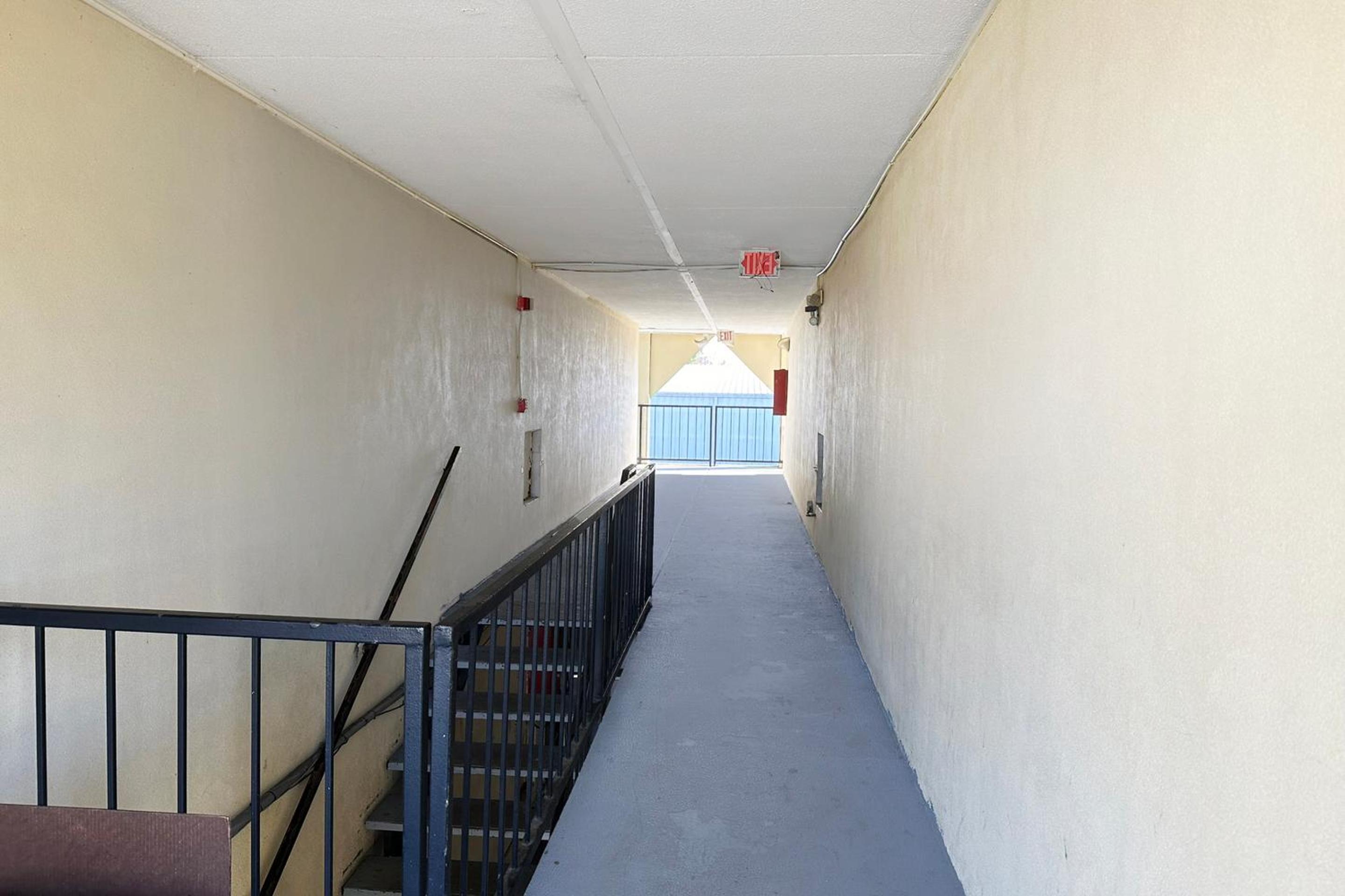 Milledgeville Vacations - Super Inn  Suites by OYO Milledgeville - Property Image 12