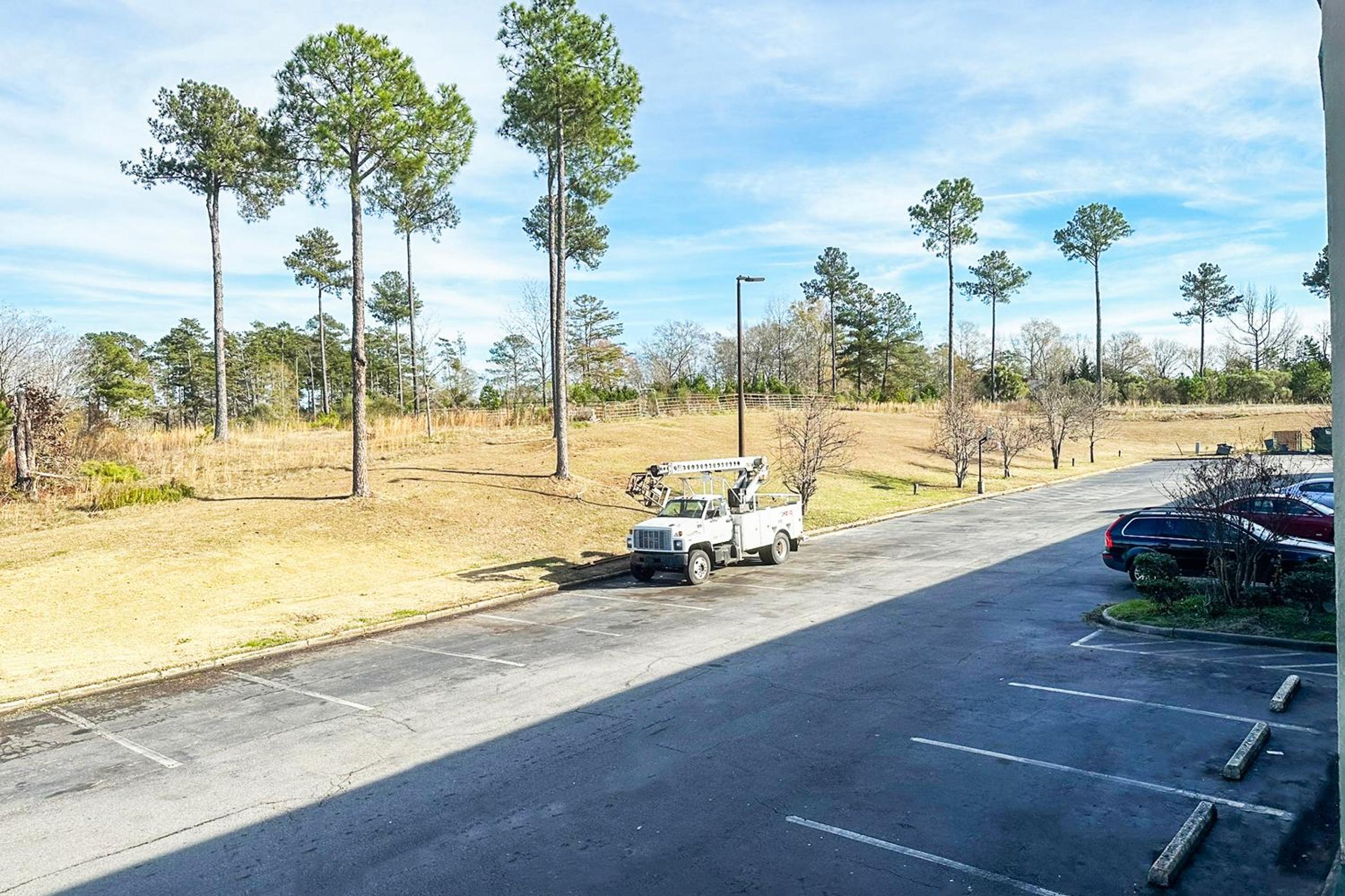 Milledgeville Vacations - Super Inn  Suites by OYO Milledgeville - Property Image 5