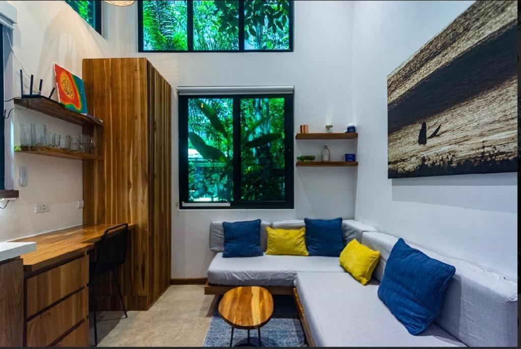 Condo VNV walking distance to the beach view 4