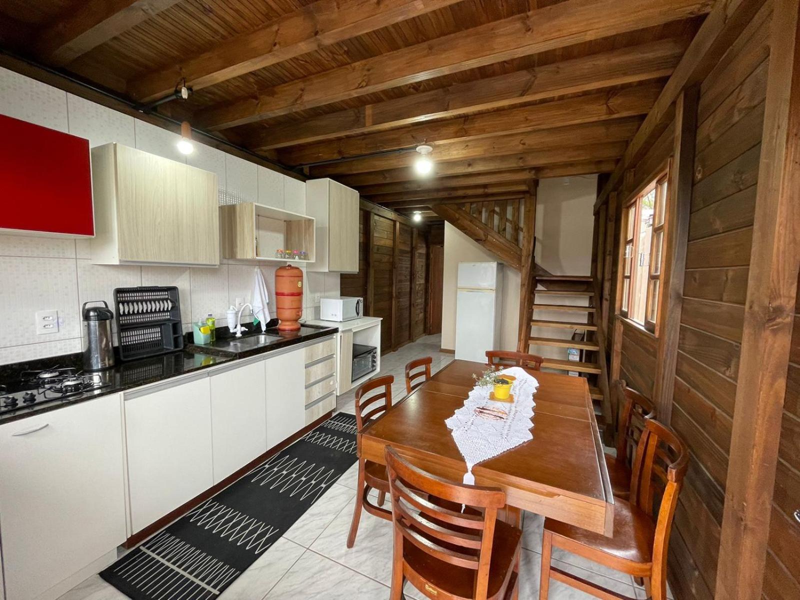 Woody House Chalé