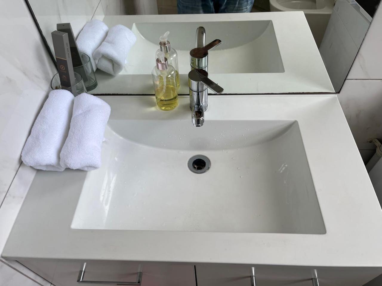 Totara Vale, Free Coffee, parking and wifi, near Glenfield Mall and highway 18,1 view 4