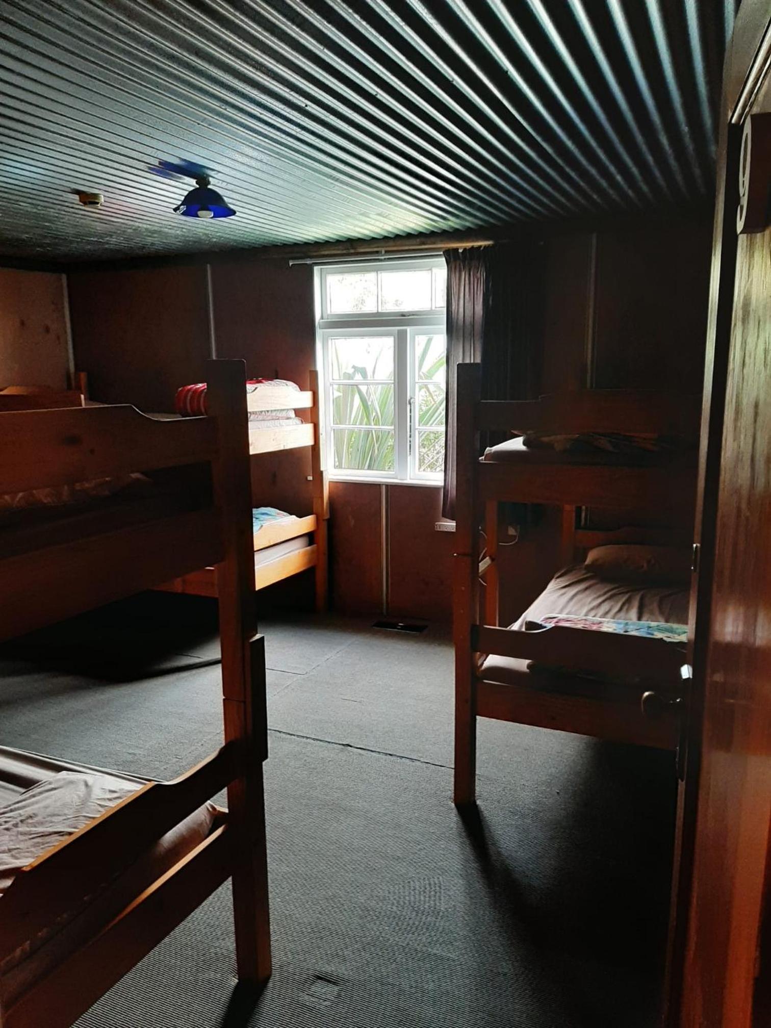 The Crossing Lodge & Backpackers