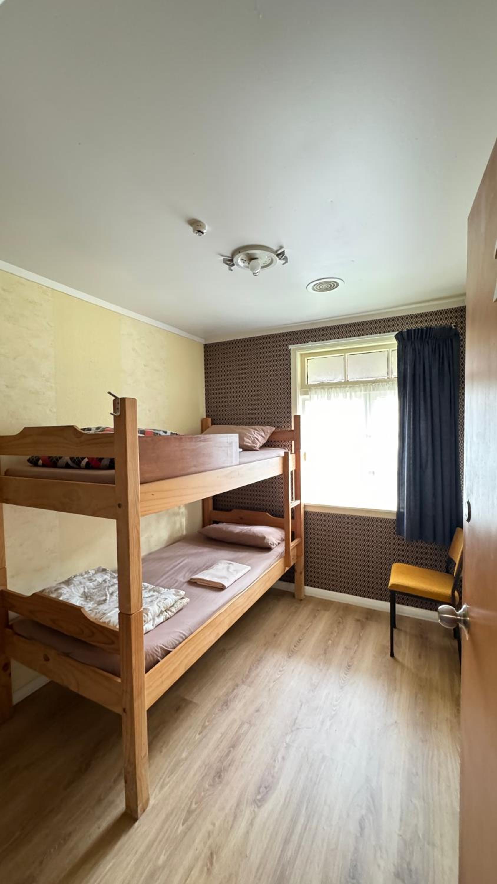 The Crossing Lodge & Backpackers