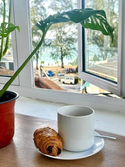 3 Bedroom Beachside apartment - 30 Secs from beach view 5