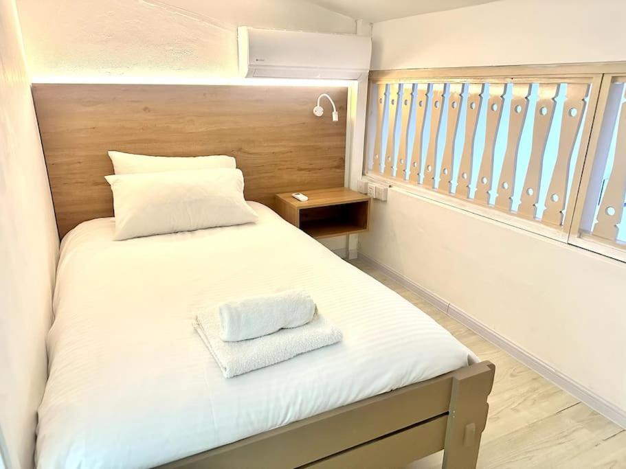 3 Bedroom Beachside apartment - 30 Secs from beach view 2