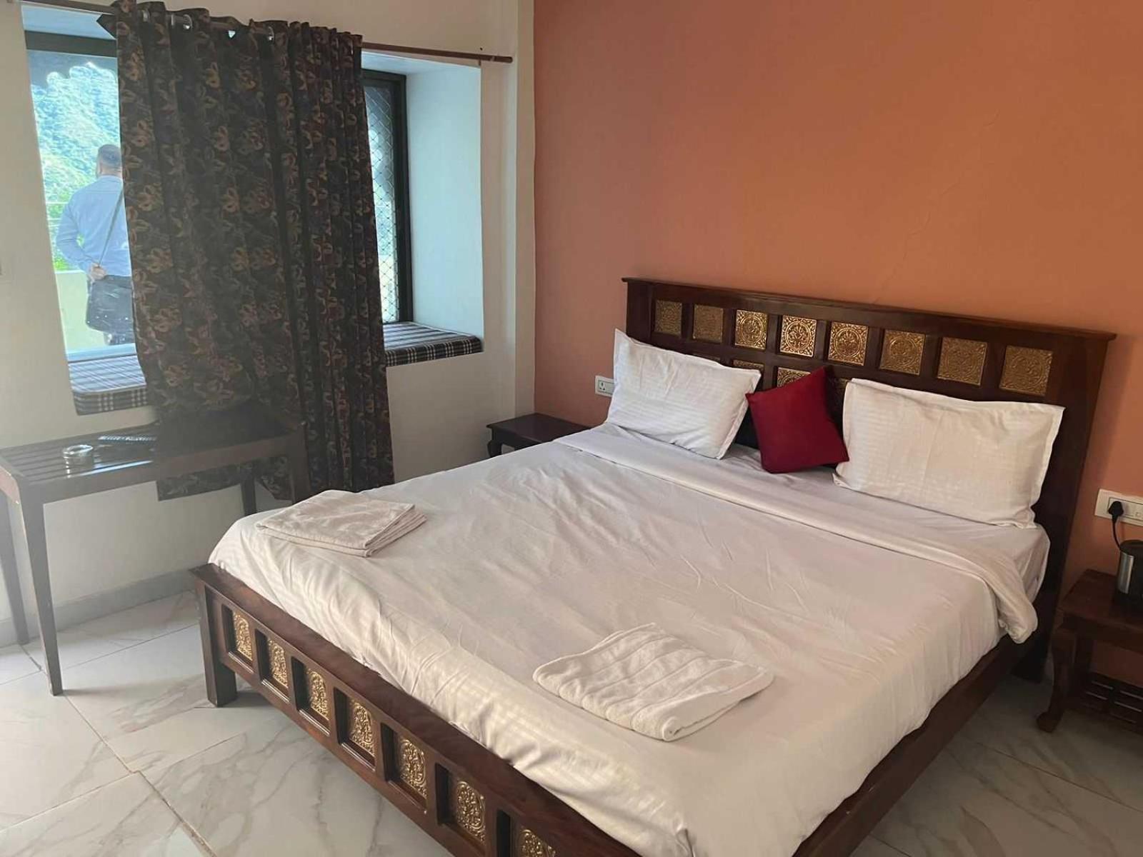 Hotel O Royal prince view 3