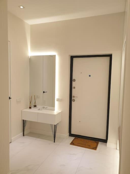 City Outside, Tranquility Inside view 3