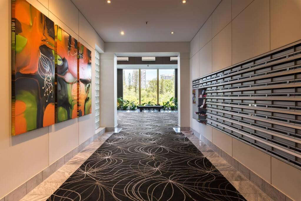 Main Beach High Floor Luxury Contessa Main Beach